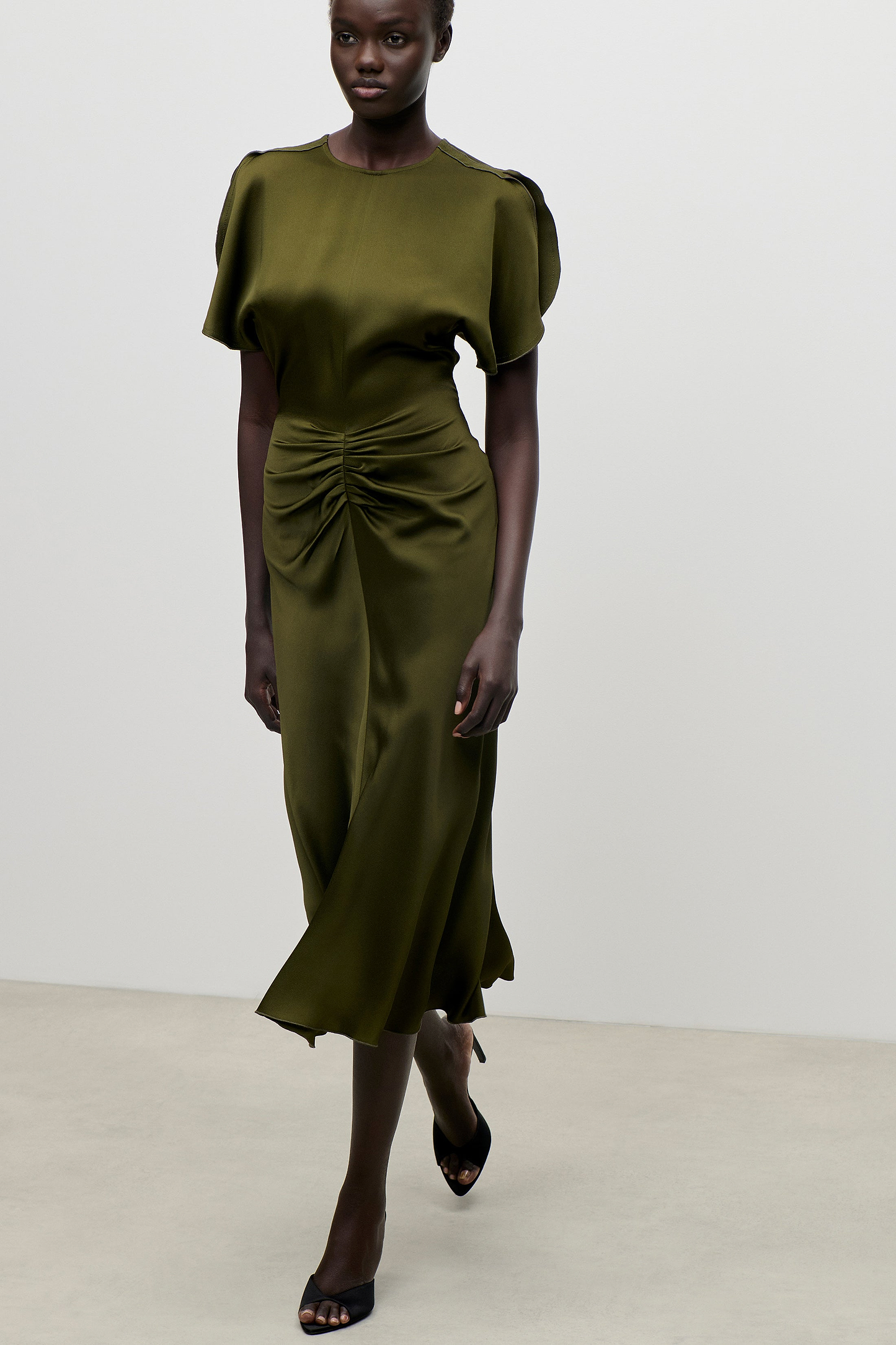 Bela Midi Dress In Green
