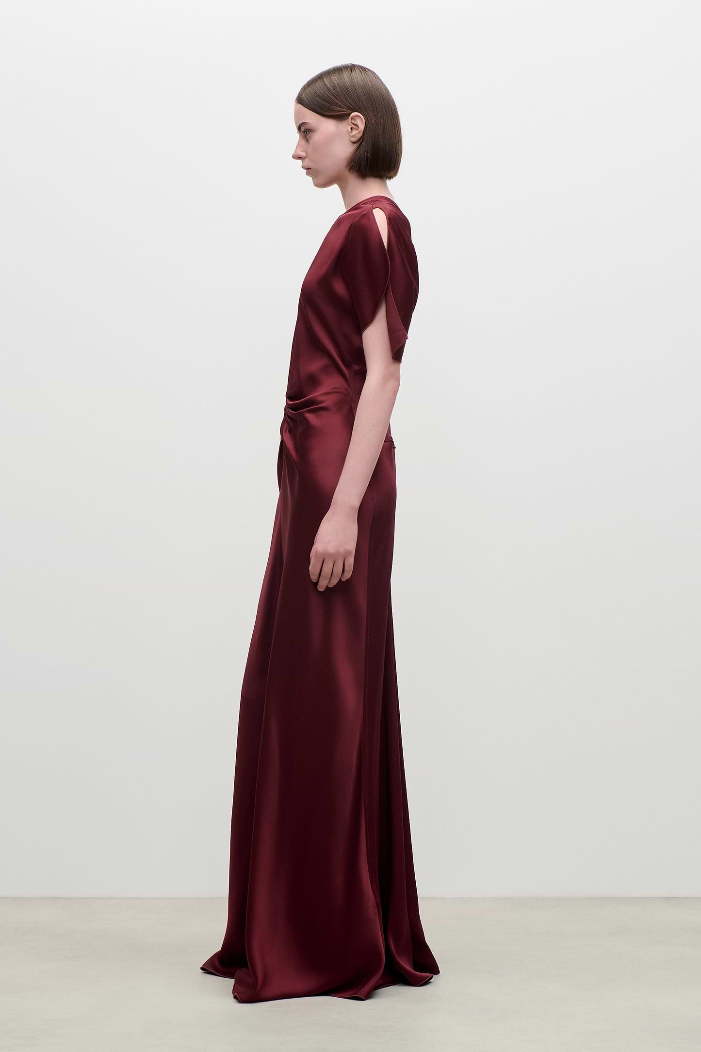 Isabella Gown In Burgundy