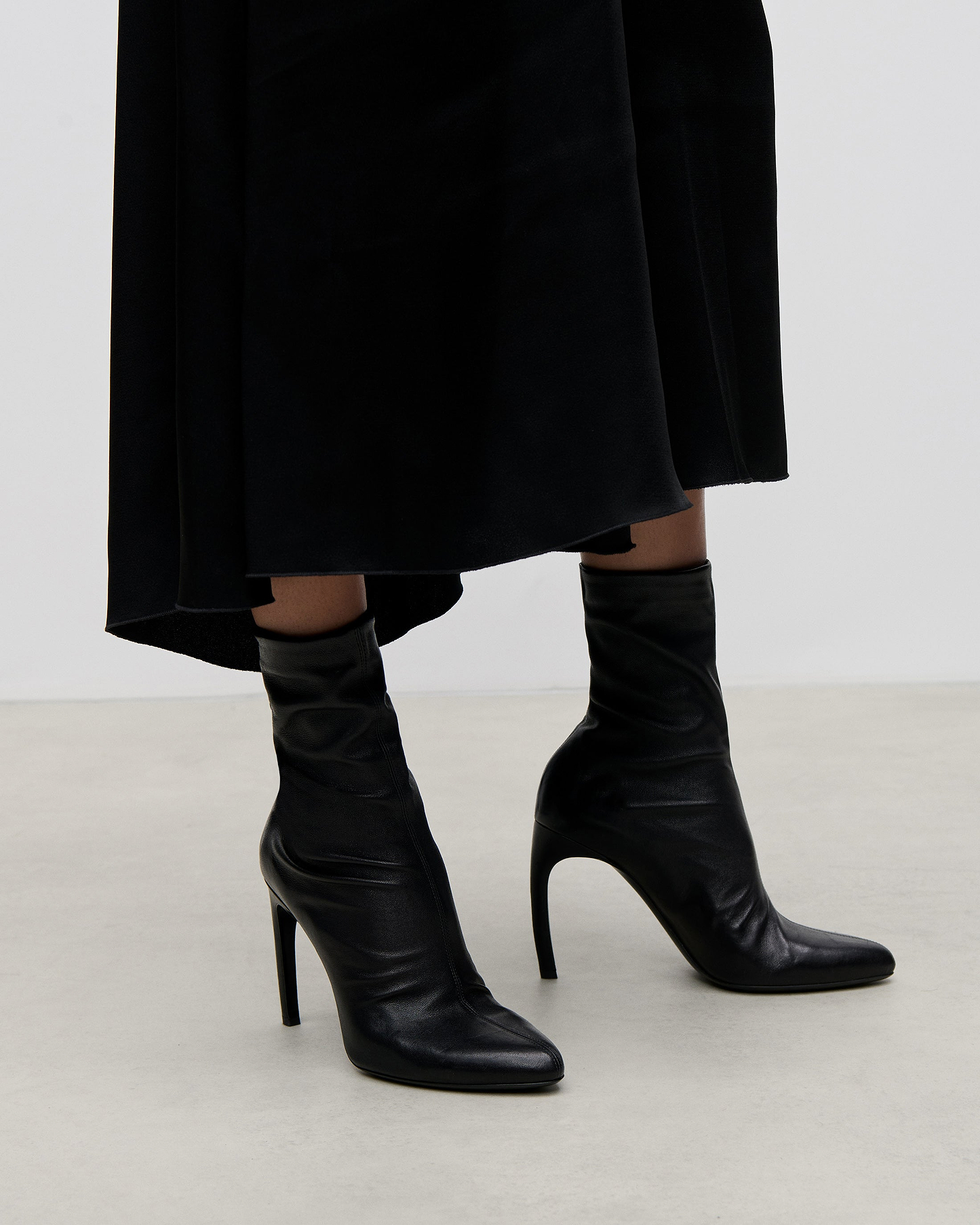 Harlow Mid Boot 100 Black Stretch Nappa Leather