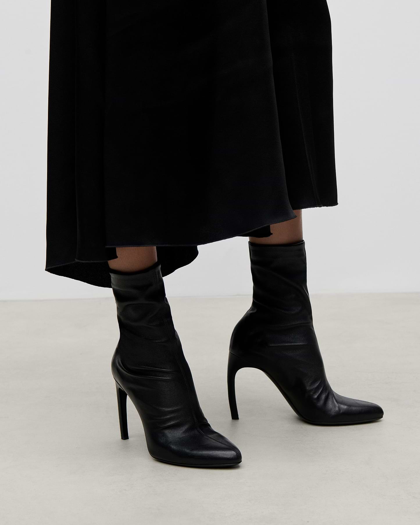 Harlow Mid Boot 100 Black Stretch Nappa Leather