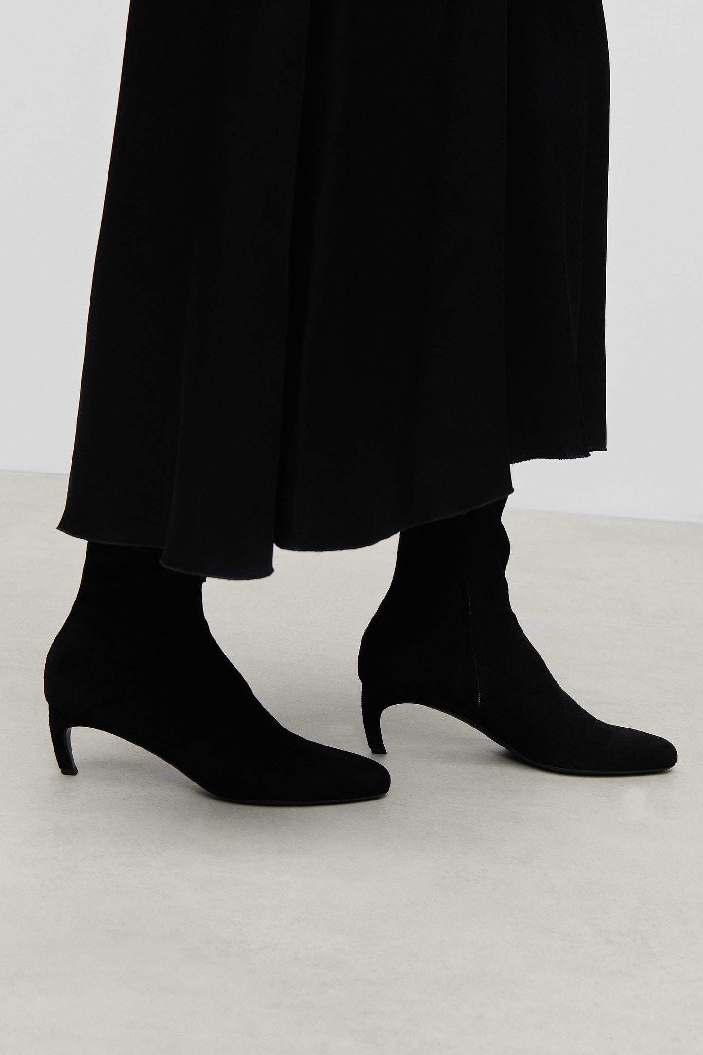 Harlow Mid Boot 55 Black Stretch Suede