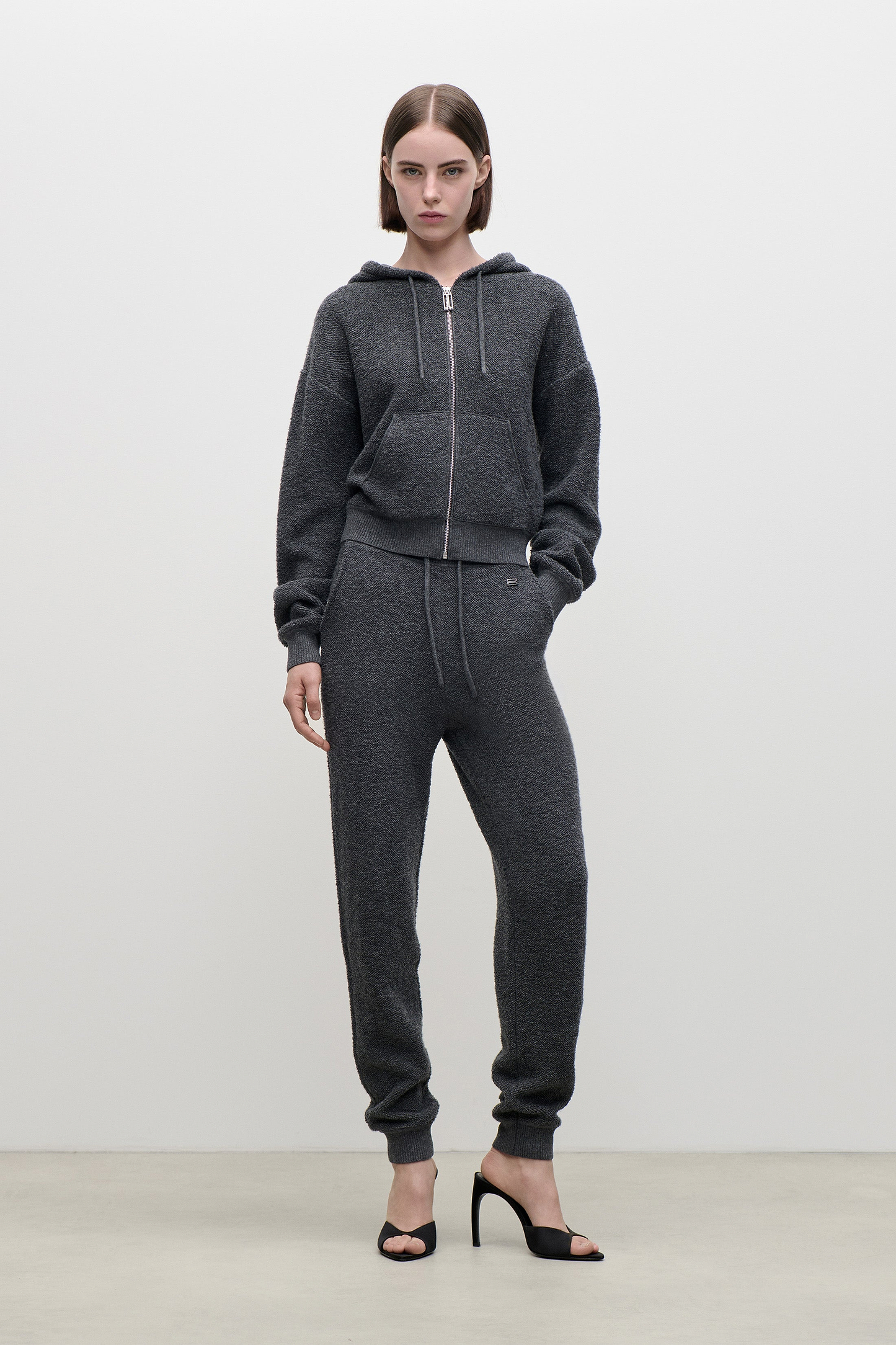 Klara Jogger In Dark Grey