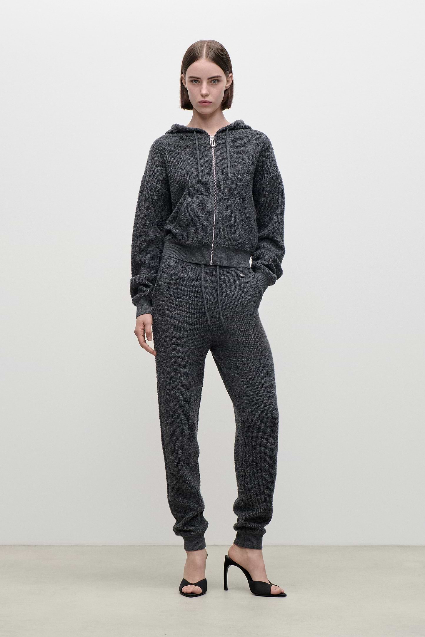 Klara Jogger In Dark Grey