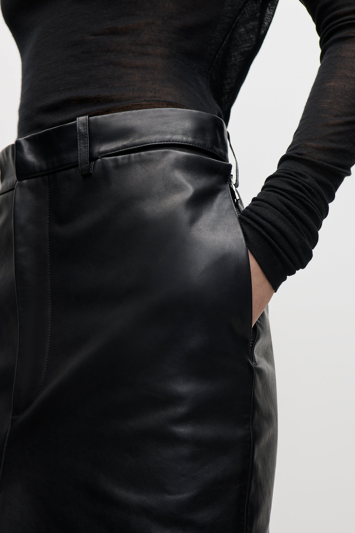 Kick Detail Leather Skirt In Black