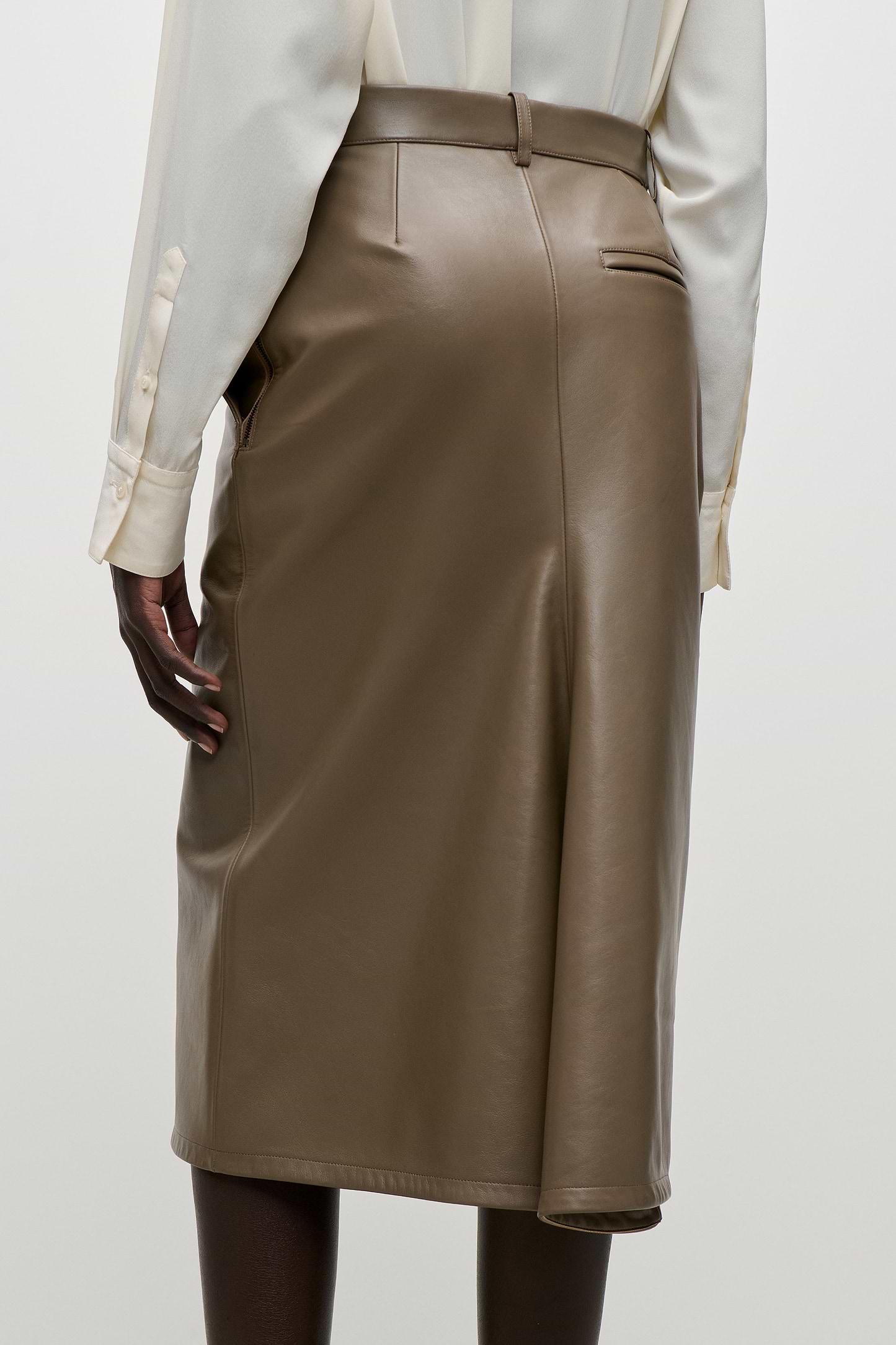 Kick Detail Leather Skirt In Brown