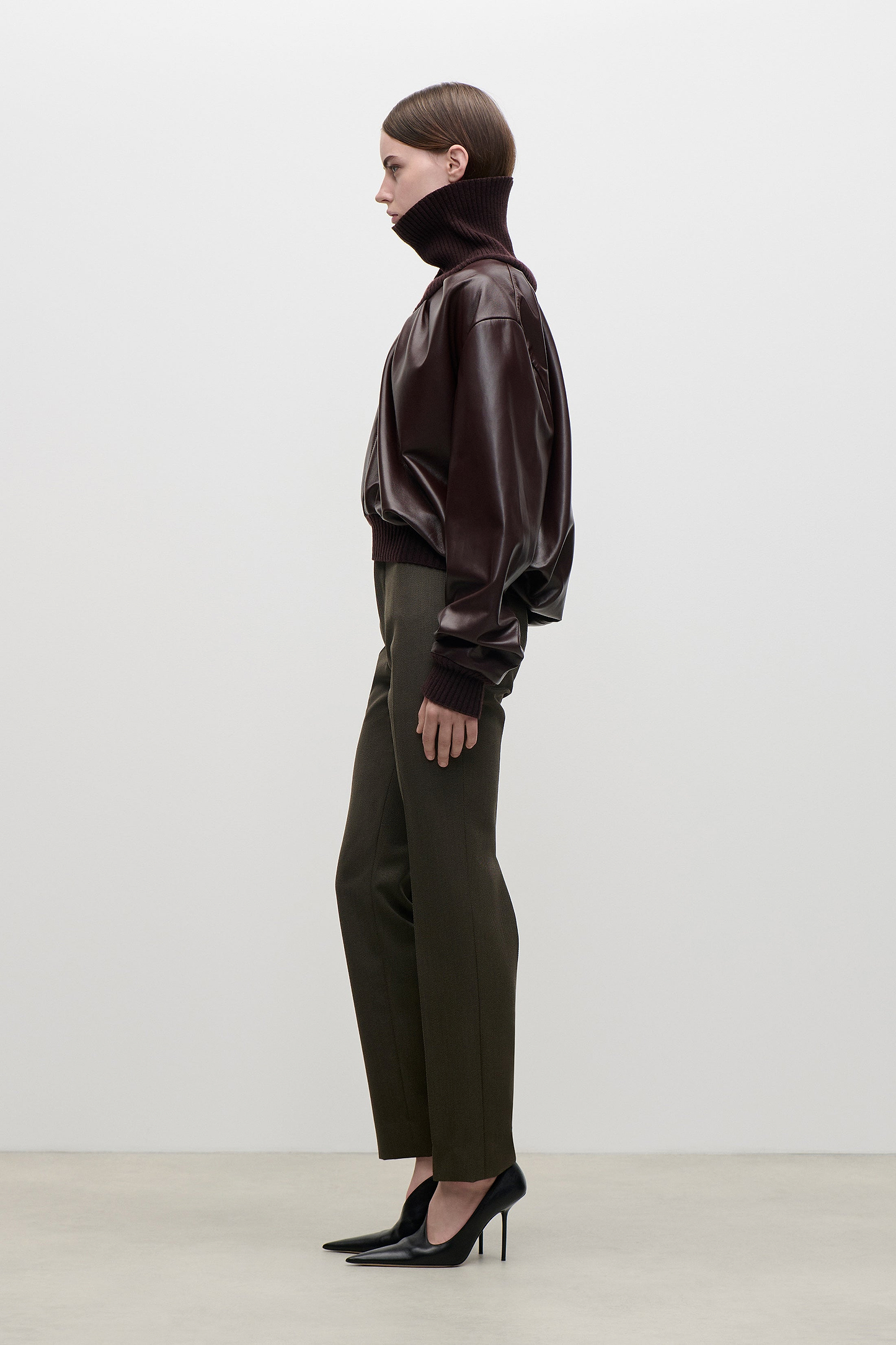 Knitted Collar Leather Top In Burgundy