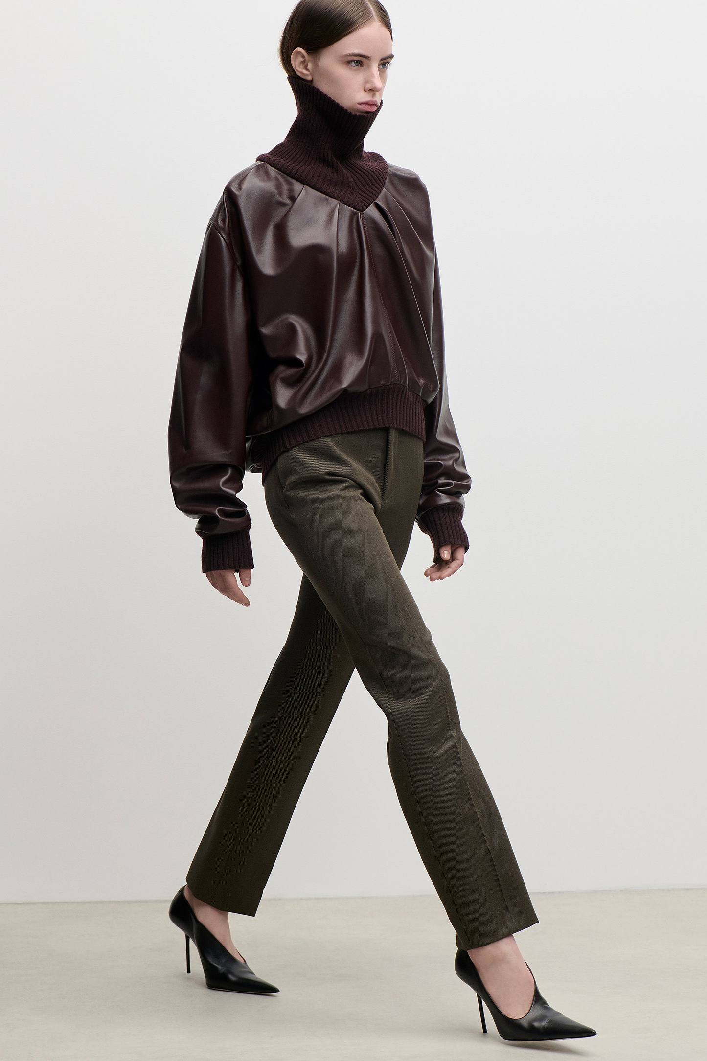 Knitted Collar Leather Top In Burgundy