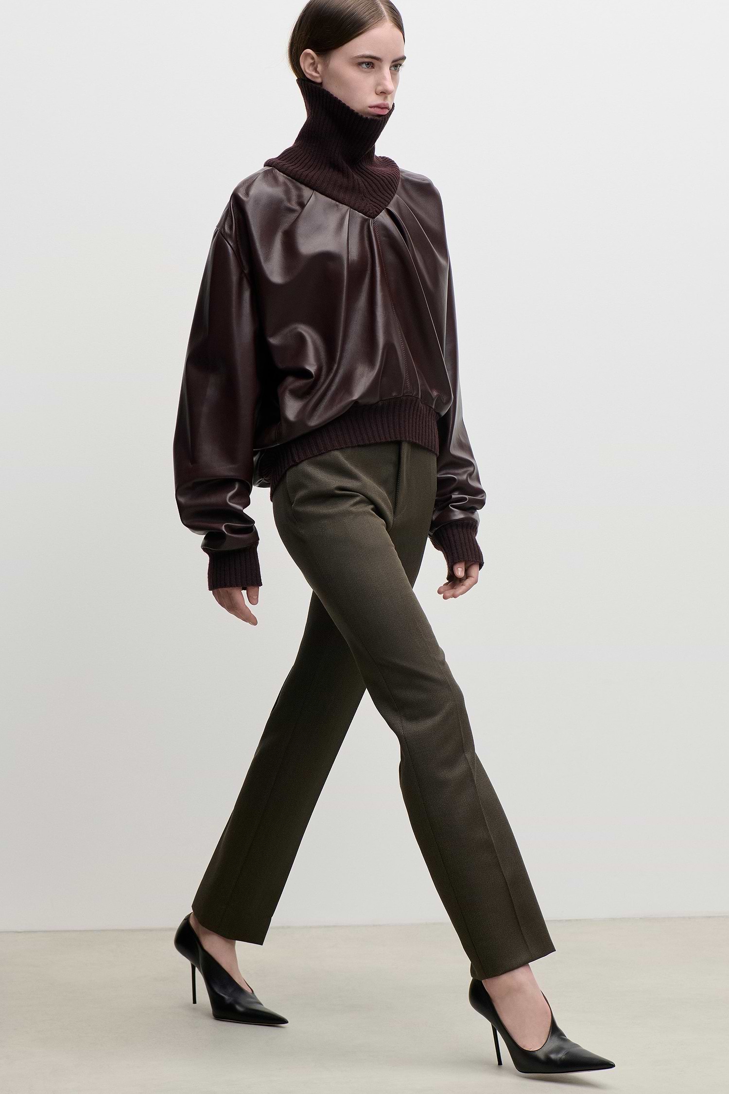 Knitted Collar Leather Top In Burgundy