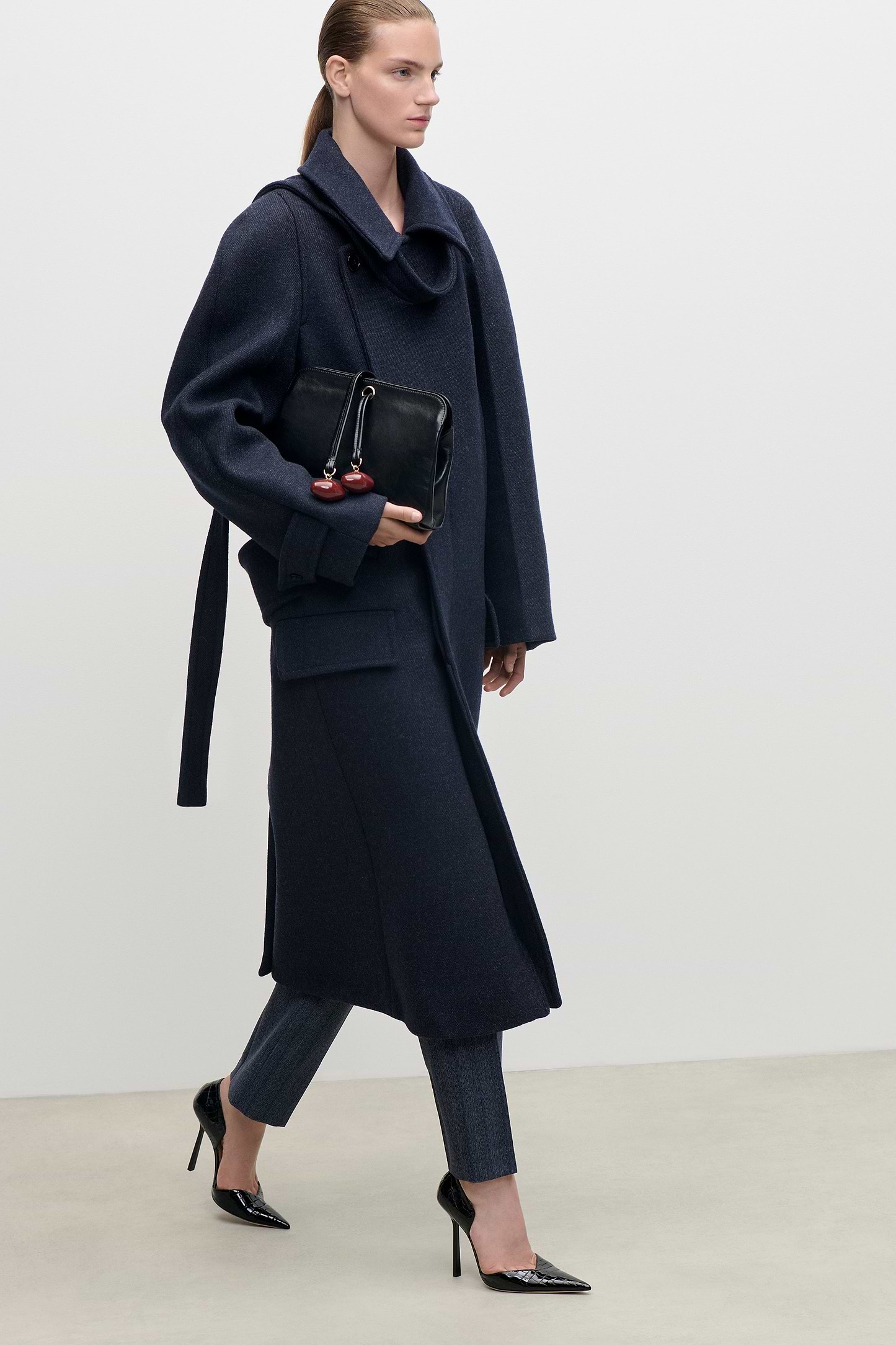 Latched Raglan Coat In Navy