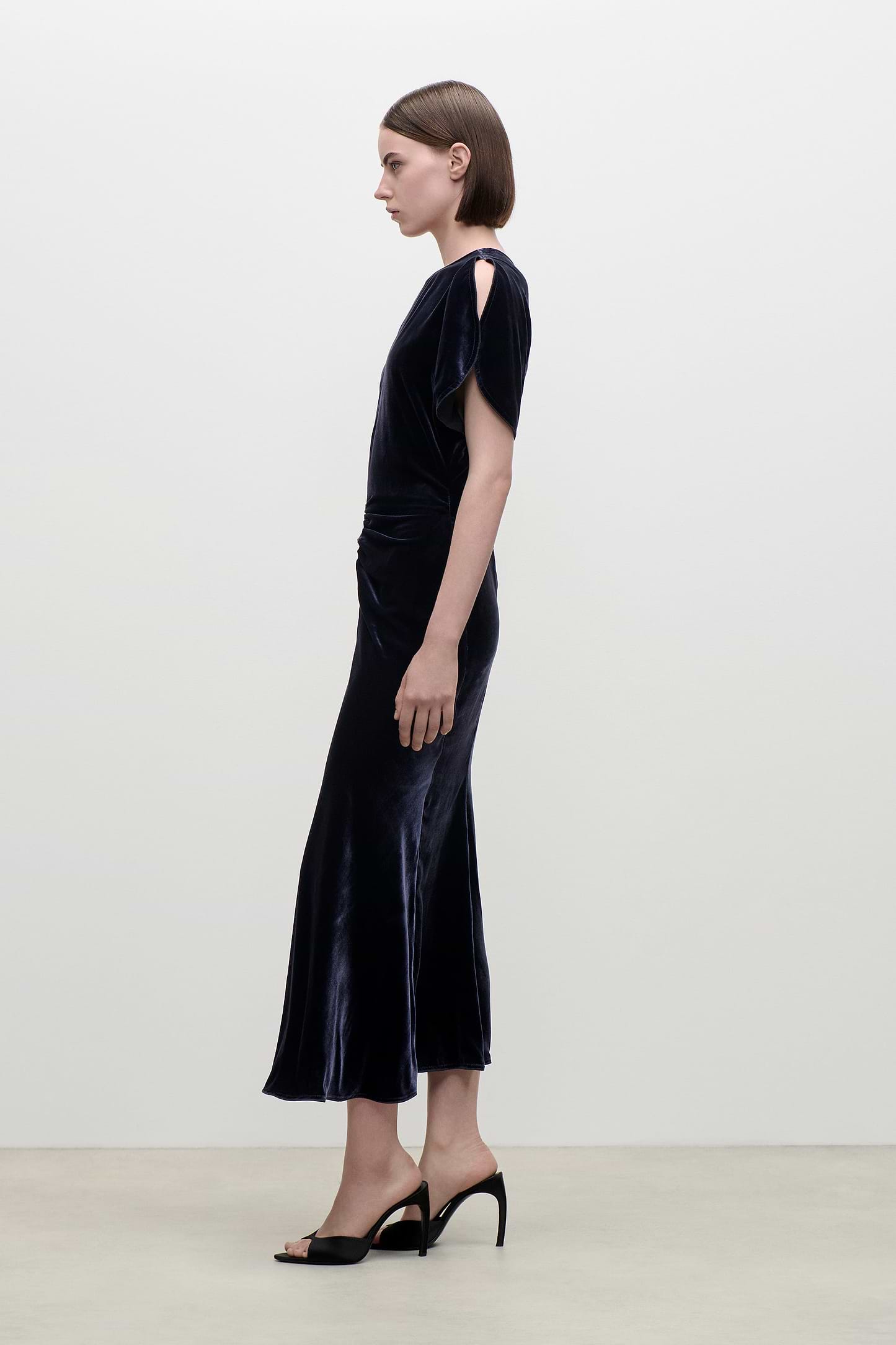 Bela Midi Dress In Navy