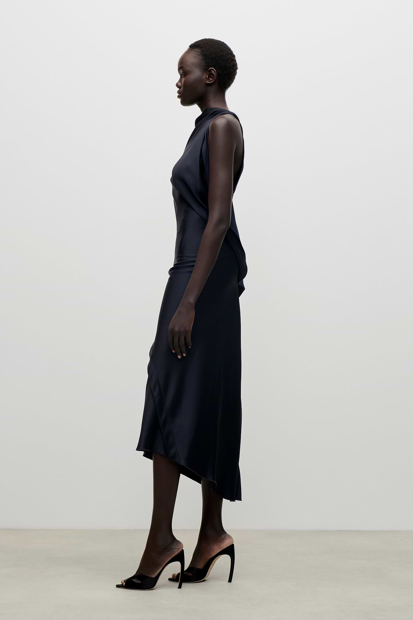 Kyra Midi Dress In Dark Navy