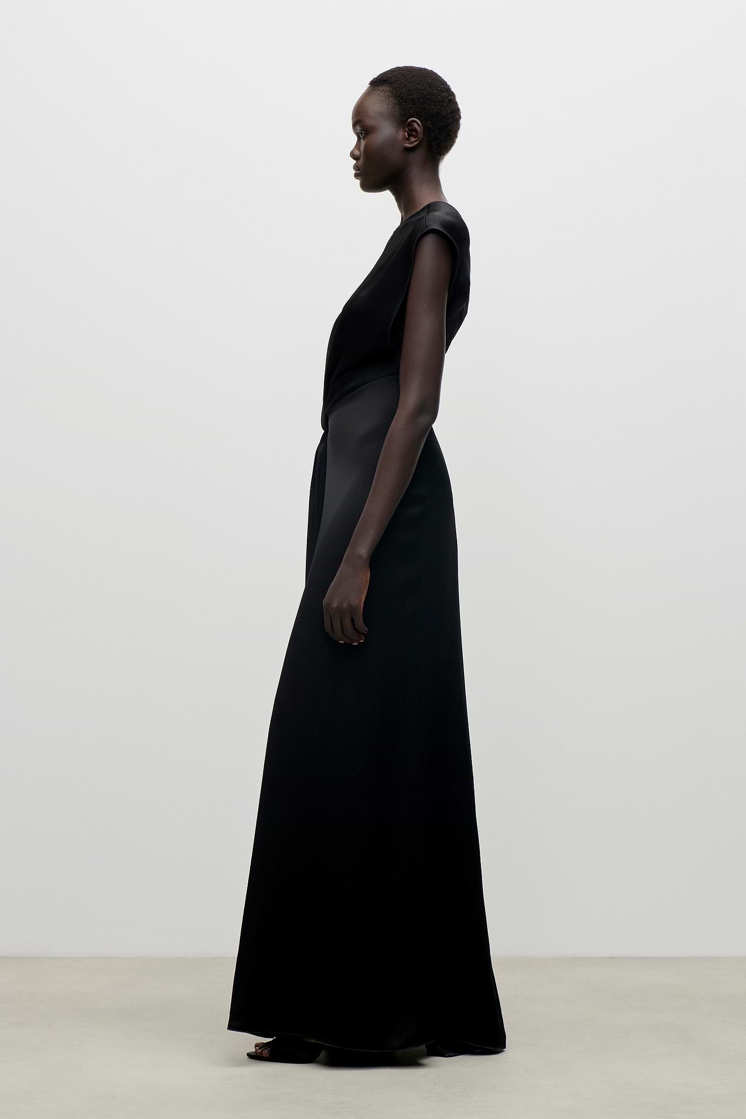 Aria Gown In Black