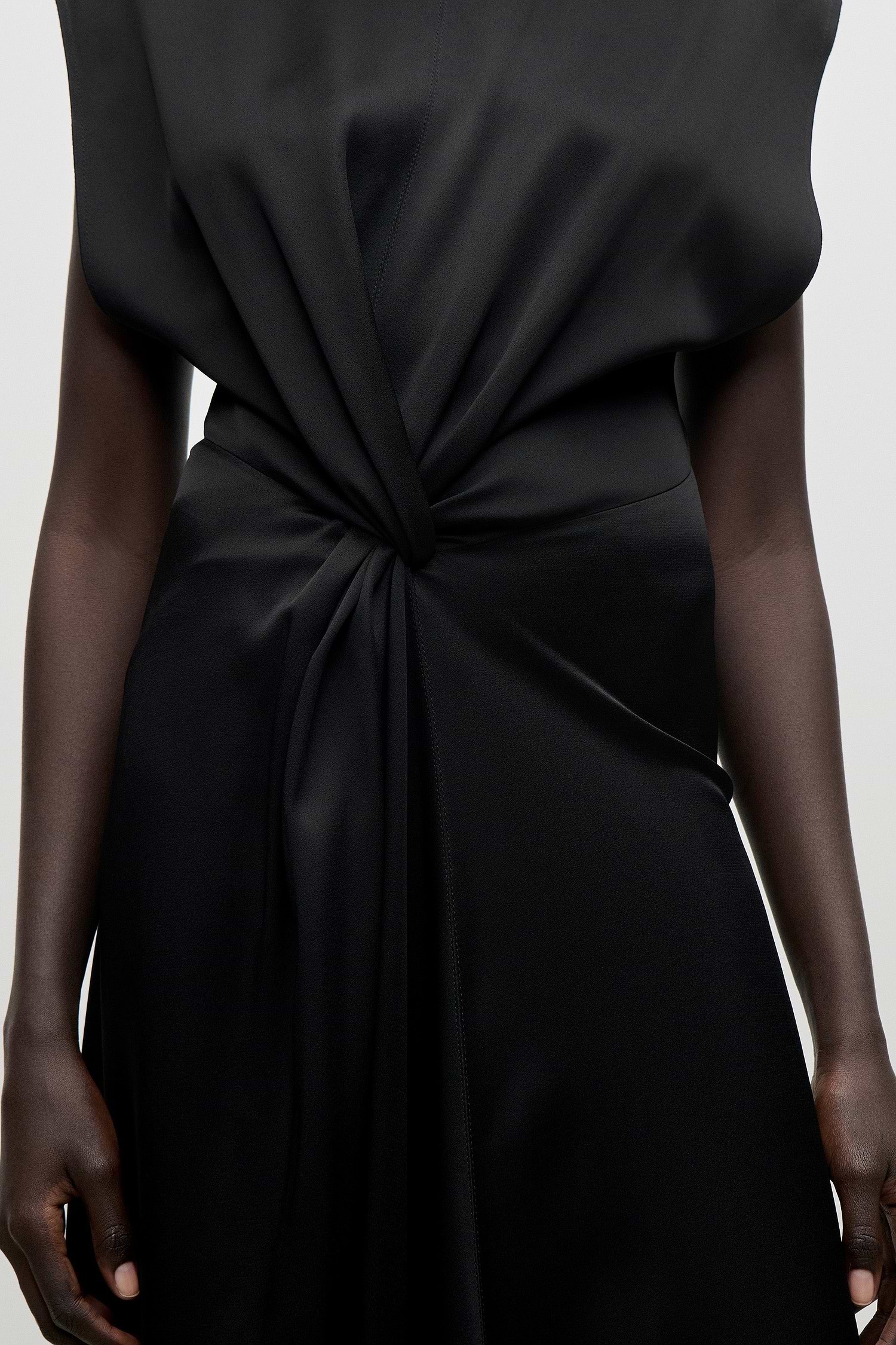 Aria Gown In Black