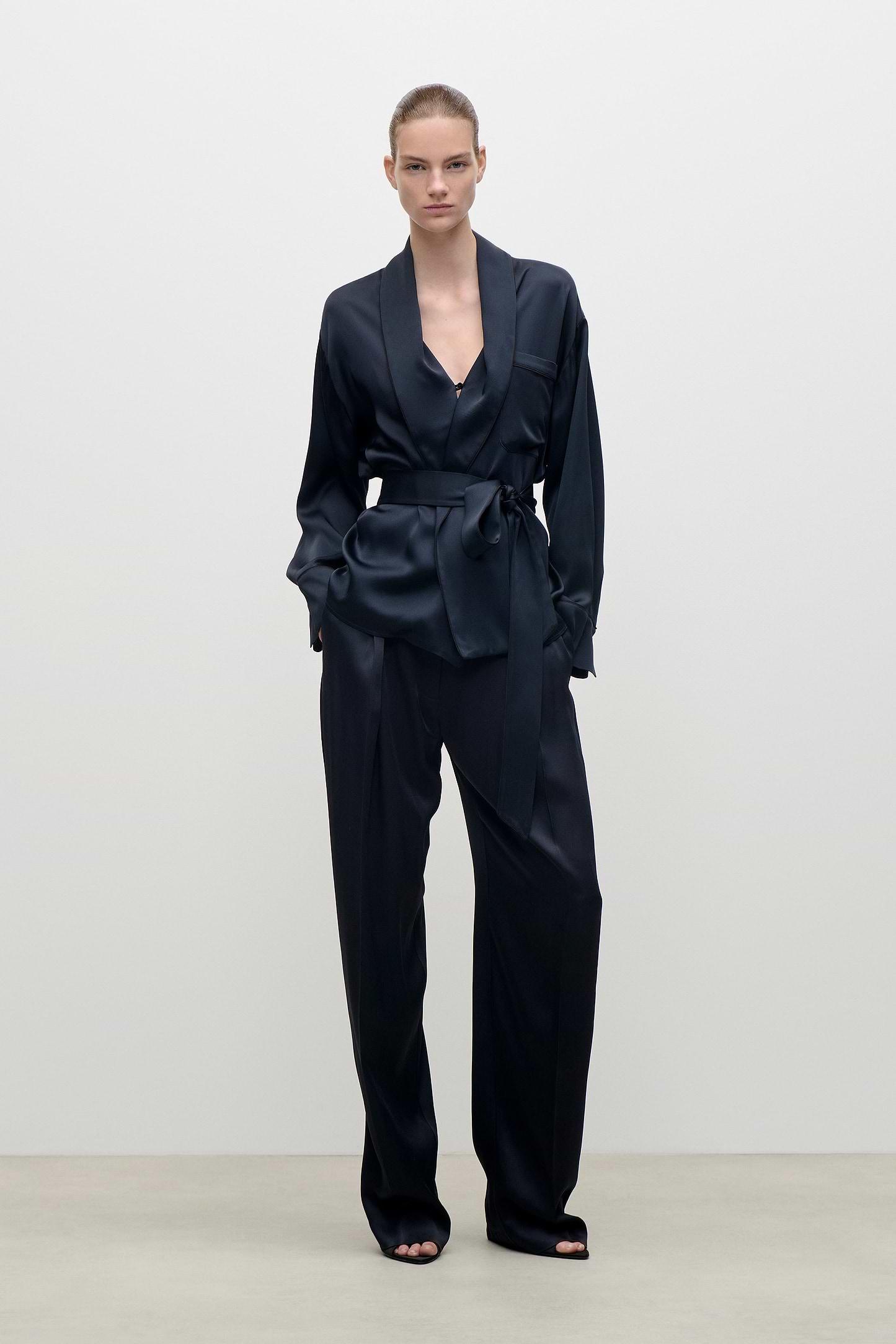 Alba Blouse In Dark Navy