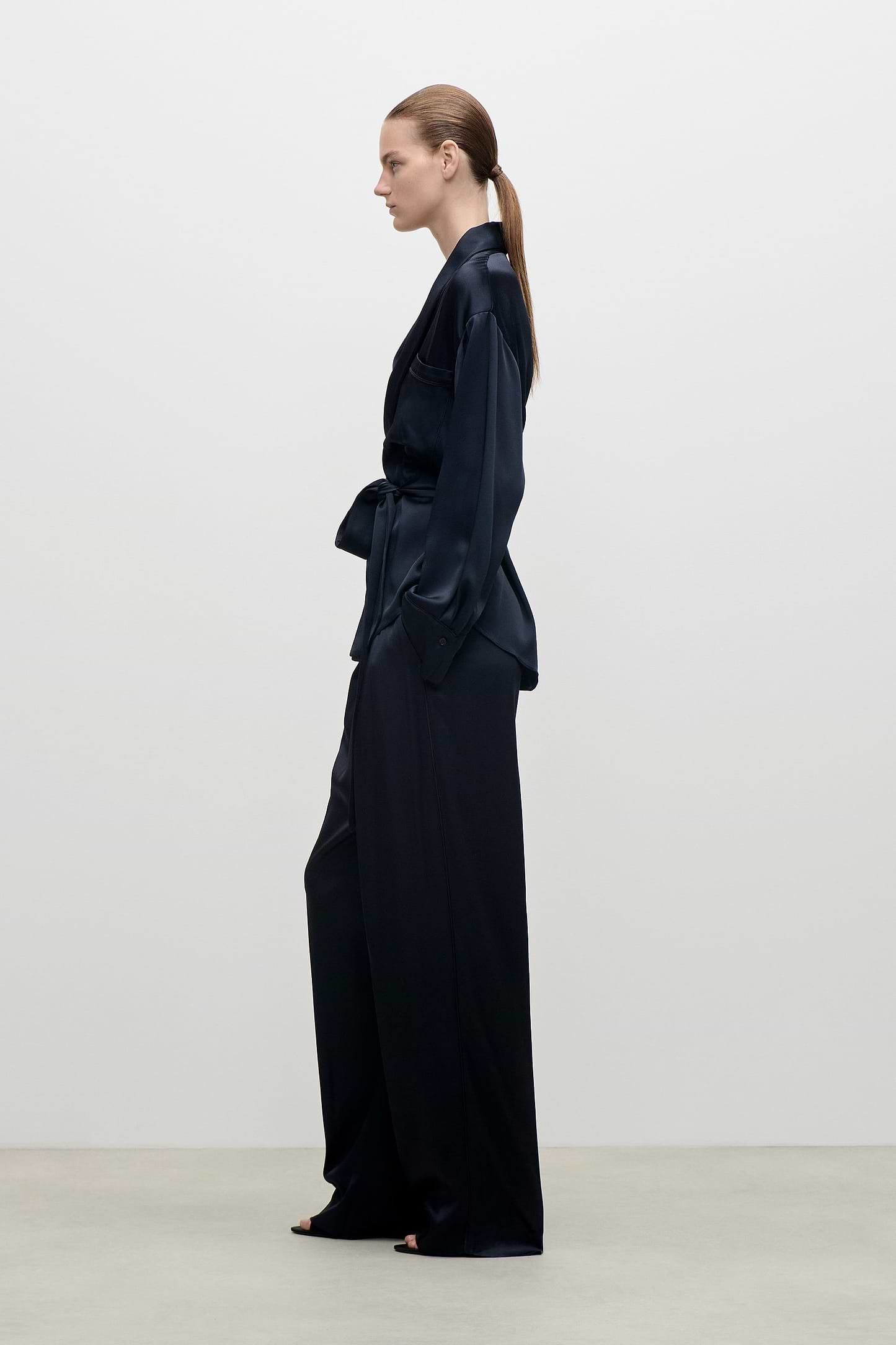Alba Blouse In Dark Navy