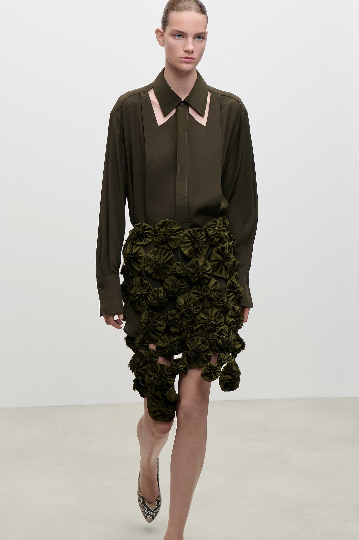 Cut Out Collar Blouse In Green