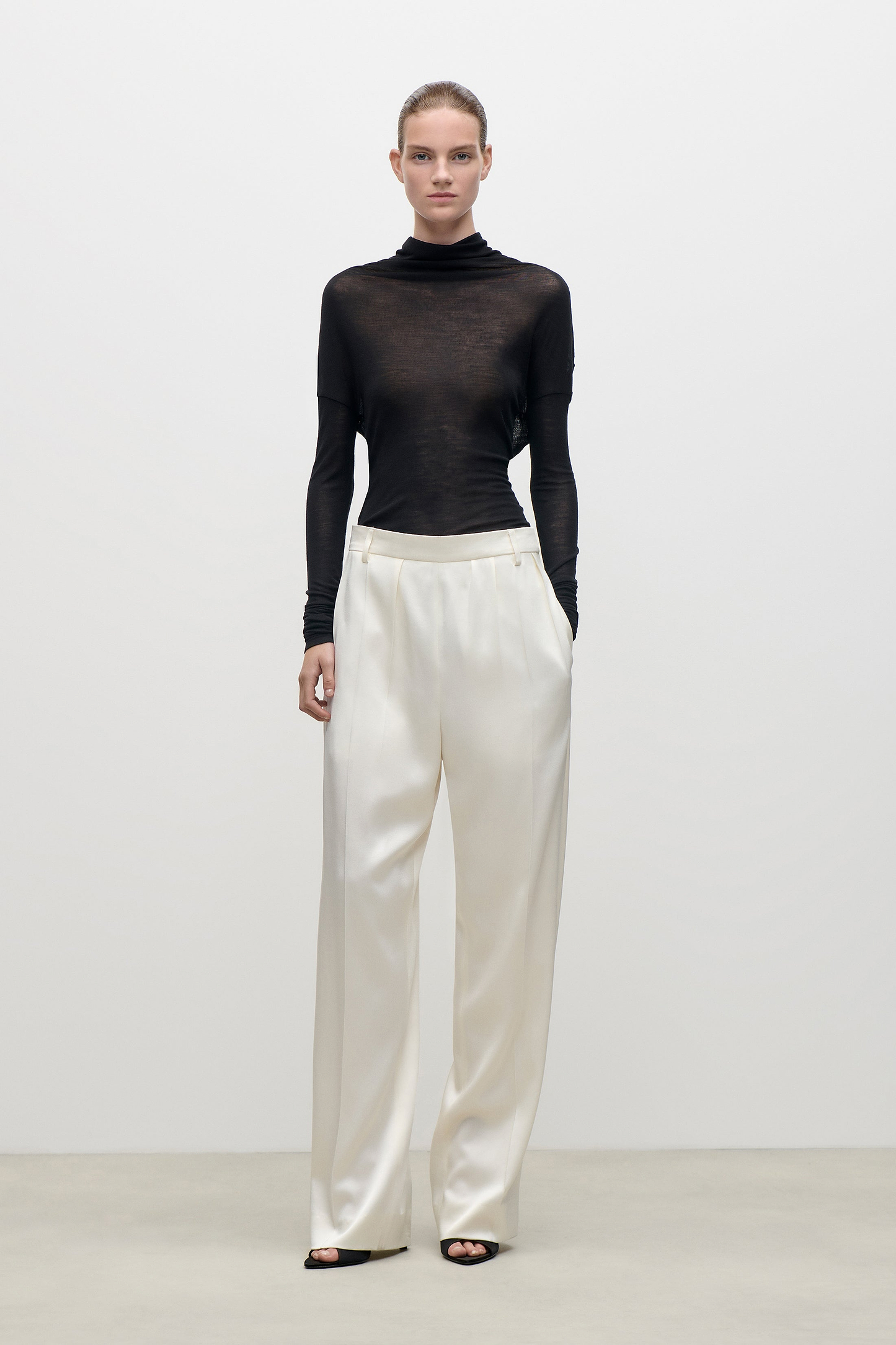 Relaxed Curved Leg Trouser In Ivory
