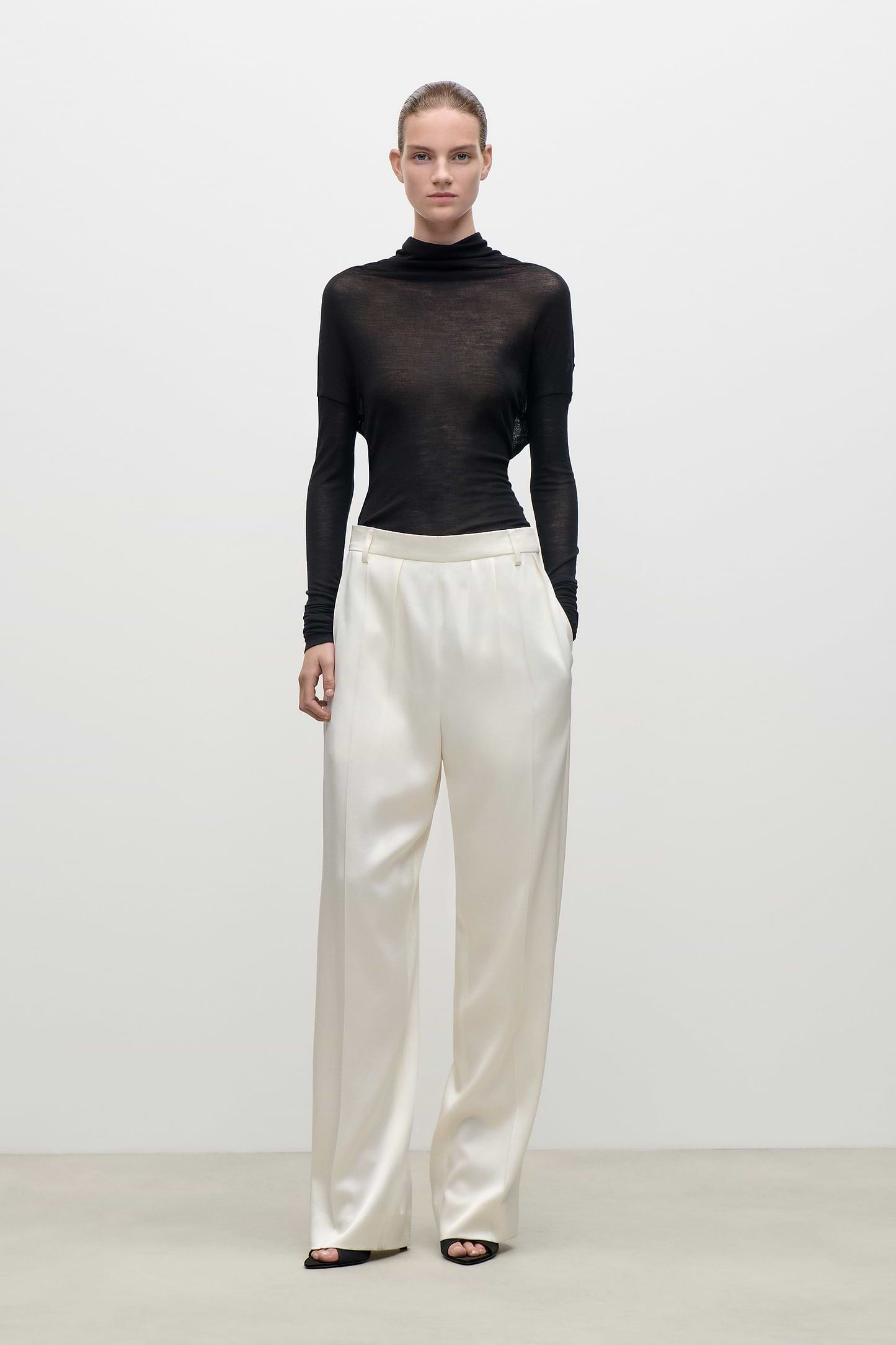 Relaxed Curved Leg Trouser In Ivory
