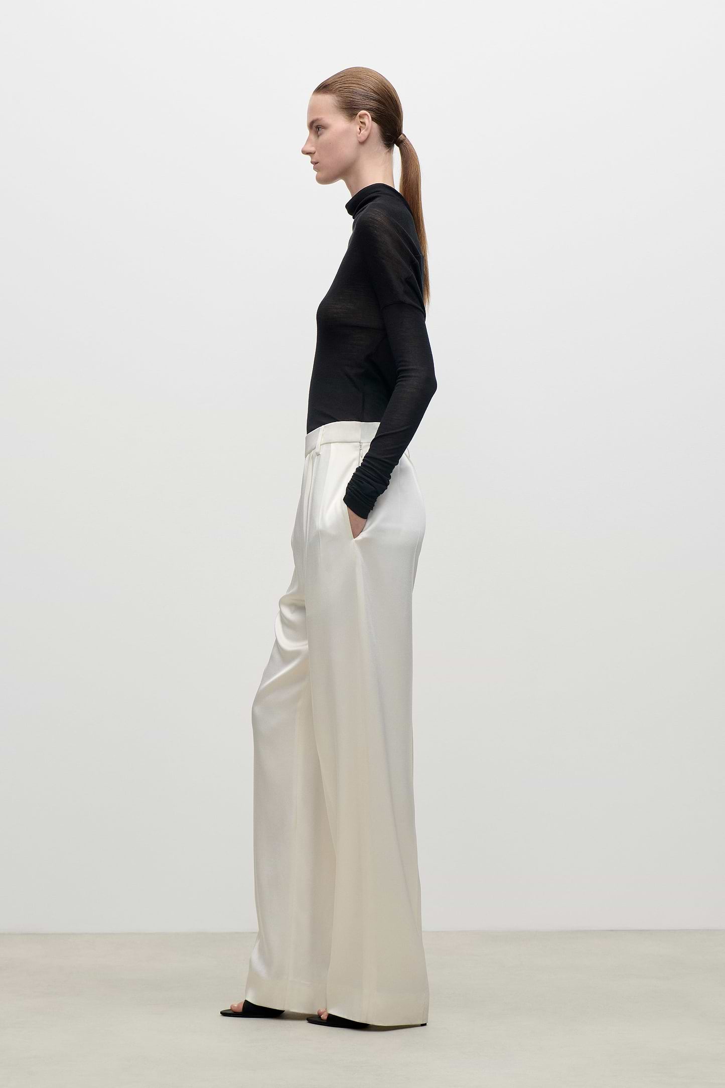 Relaxed Curved Leg Trouser In Ivory