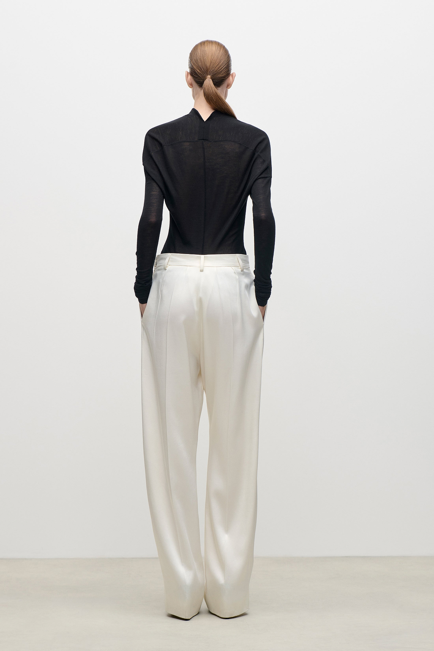 Relaxed Curved Leg Trouser In Ivory