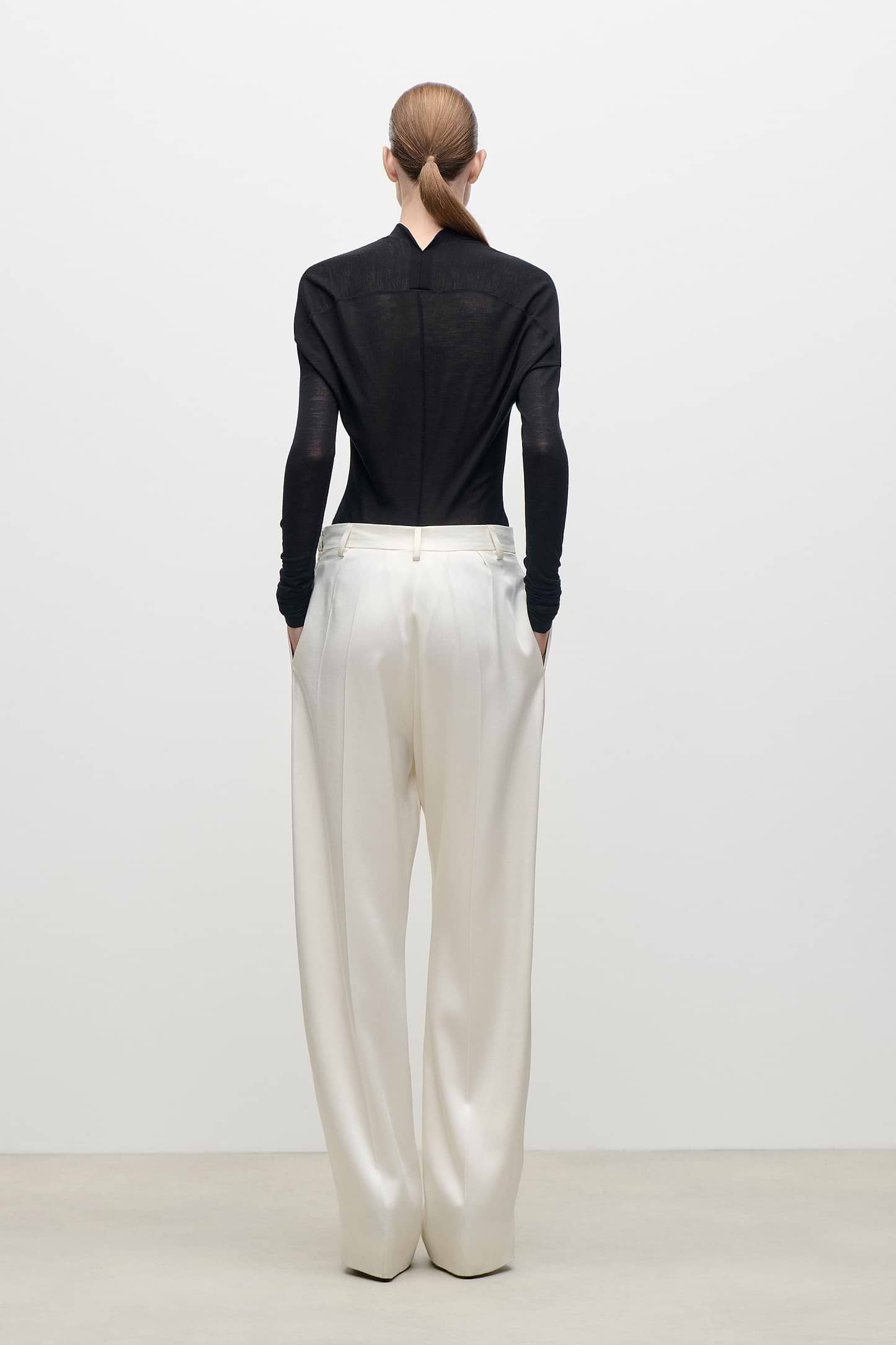 Relaxed Curved Leg Trouser In Ivory