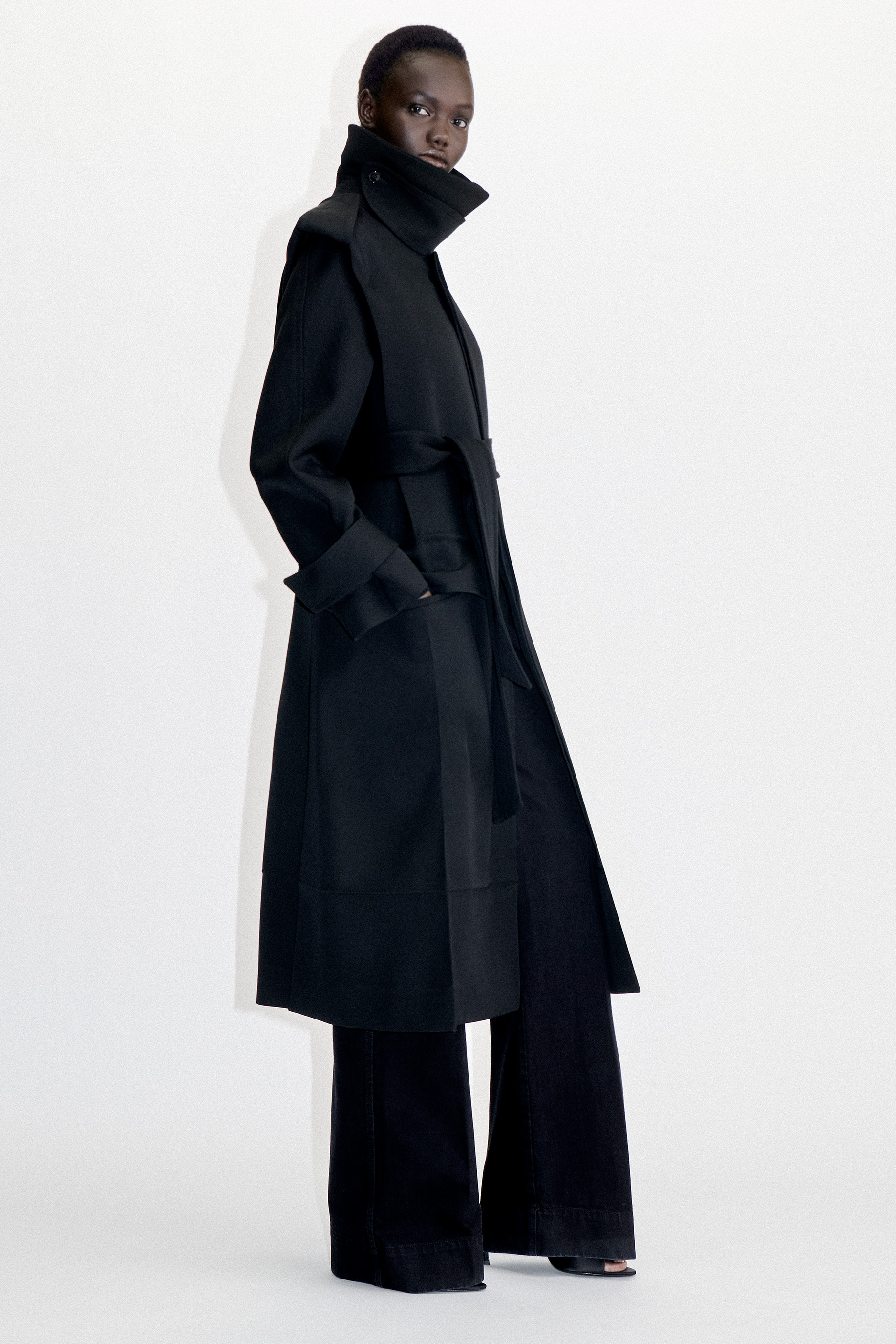 Philippa Trench Coat In Black