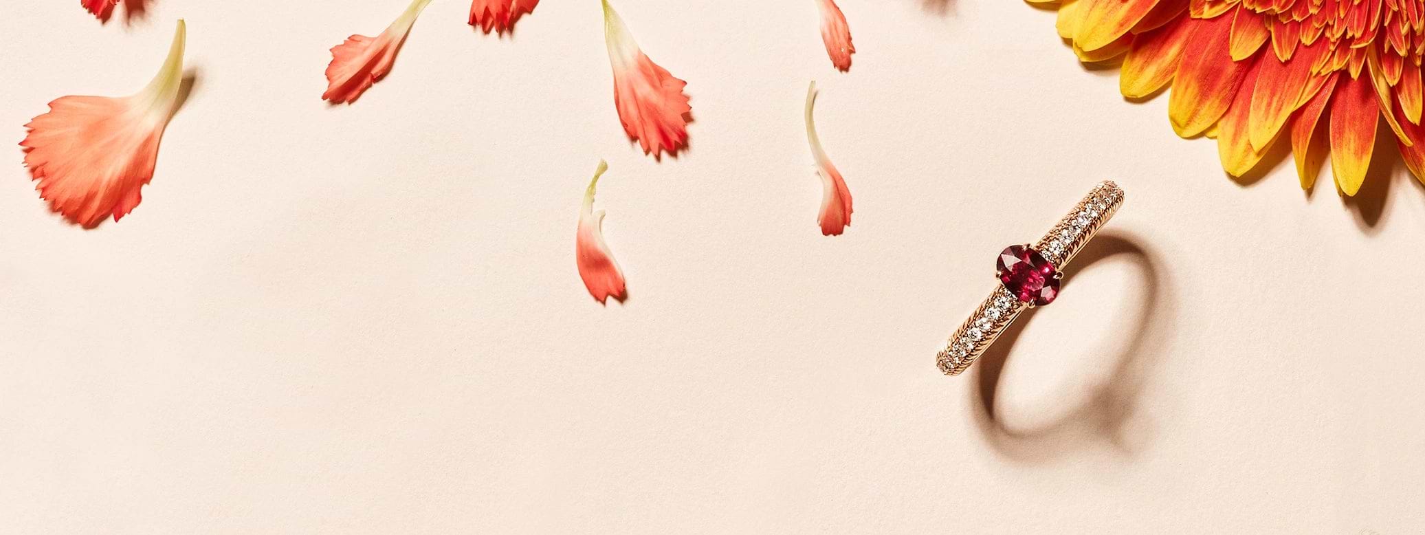 Ruby-Engagement-Rings_FABERGÉ