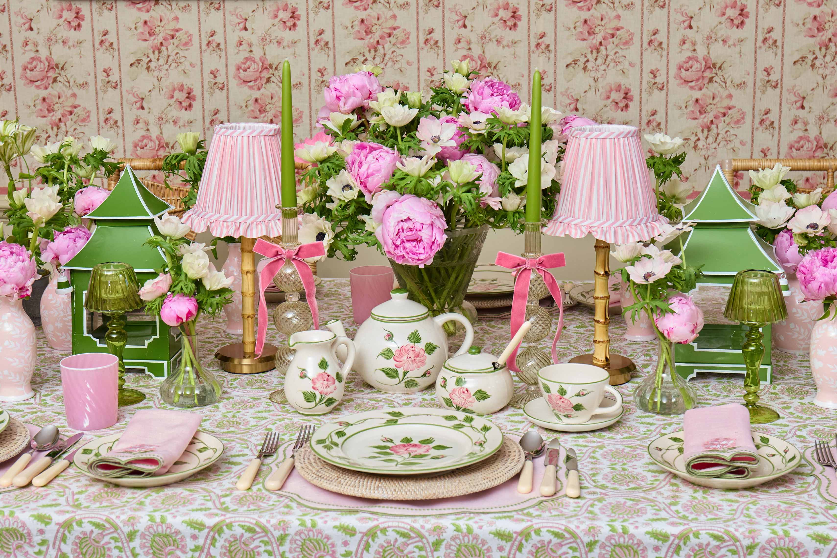 Valentine’s Hosting, the Mrs. Alice Way: Create a Romantic Table Effortlessly at Home - Mrs. Alice