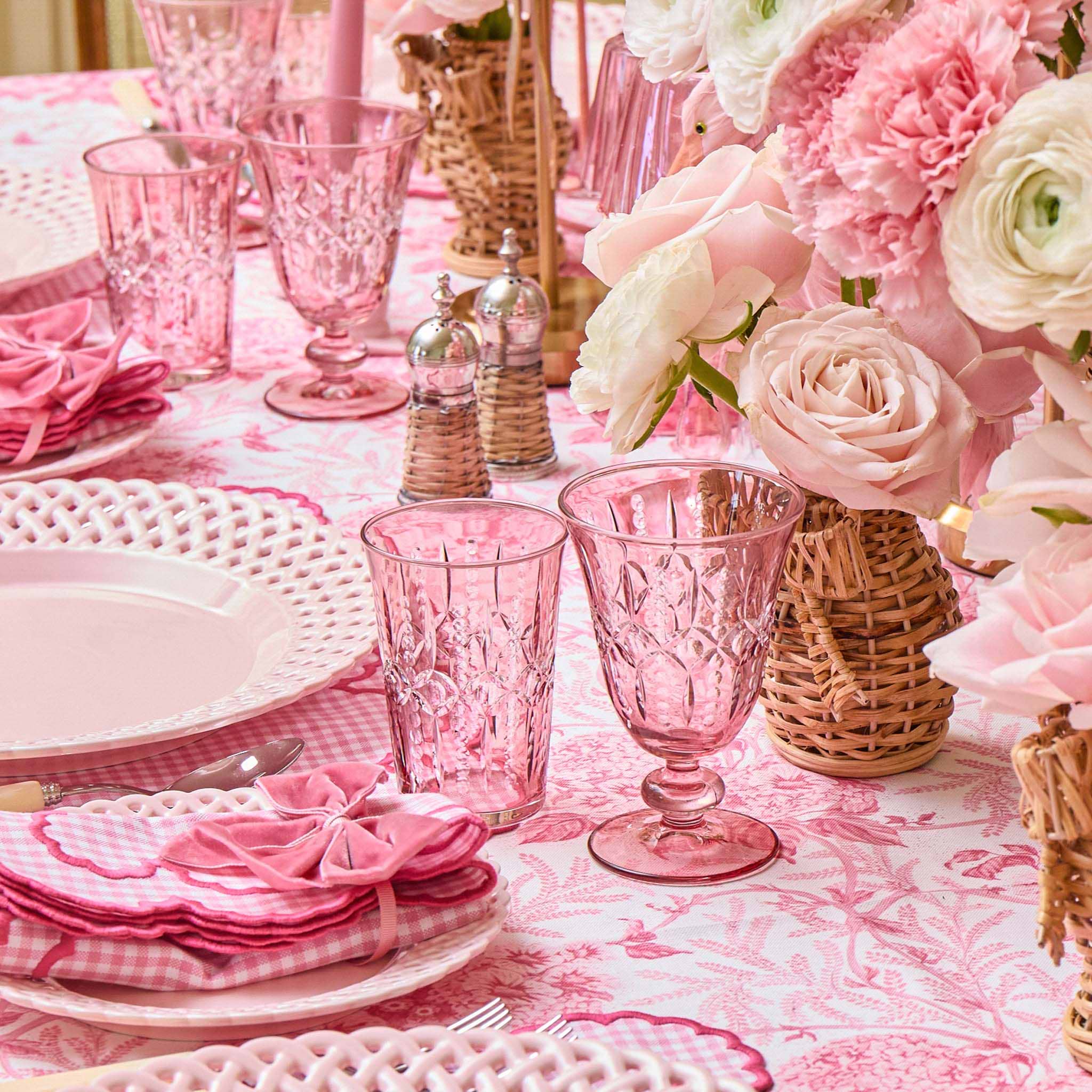 Valentine’s Hosting, the Mrs. Alice Way: Create a Romantic Table Effortlessly at Home - Mrs. Alice
