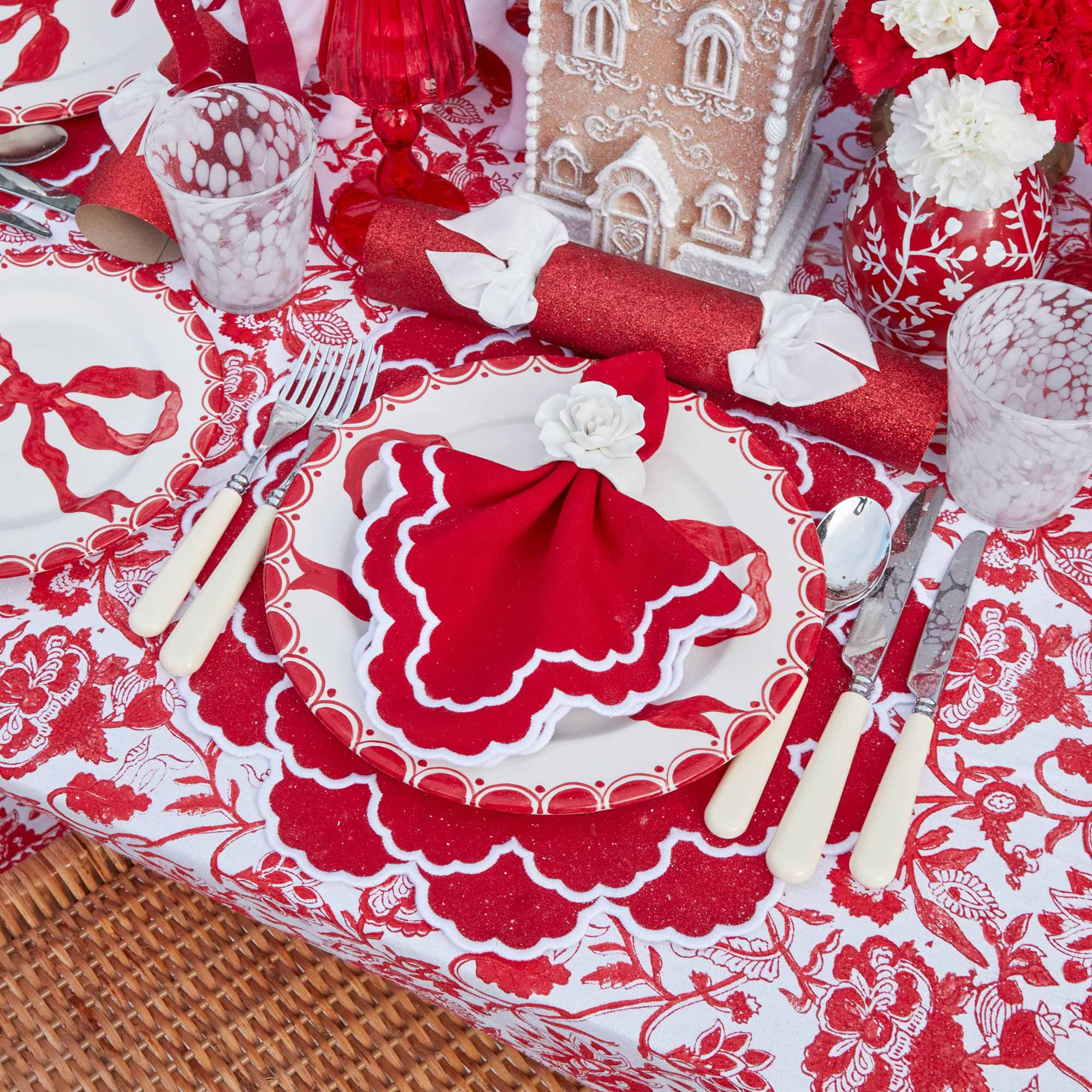 Lily Red & White Napkins (Set of 4)