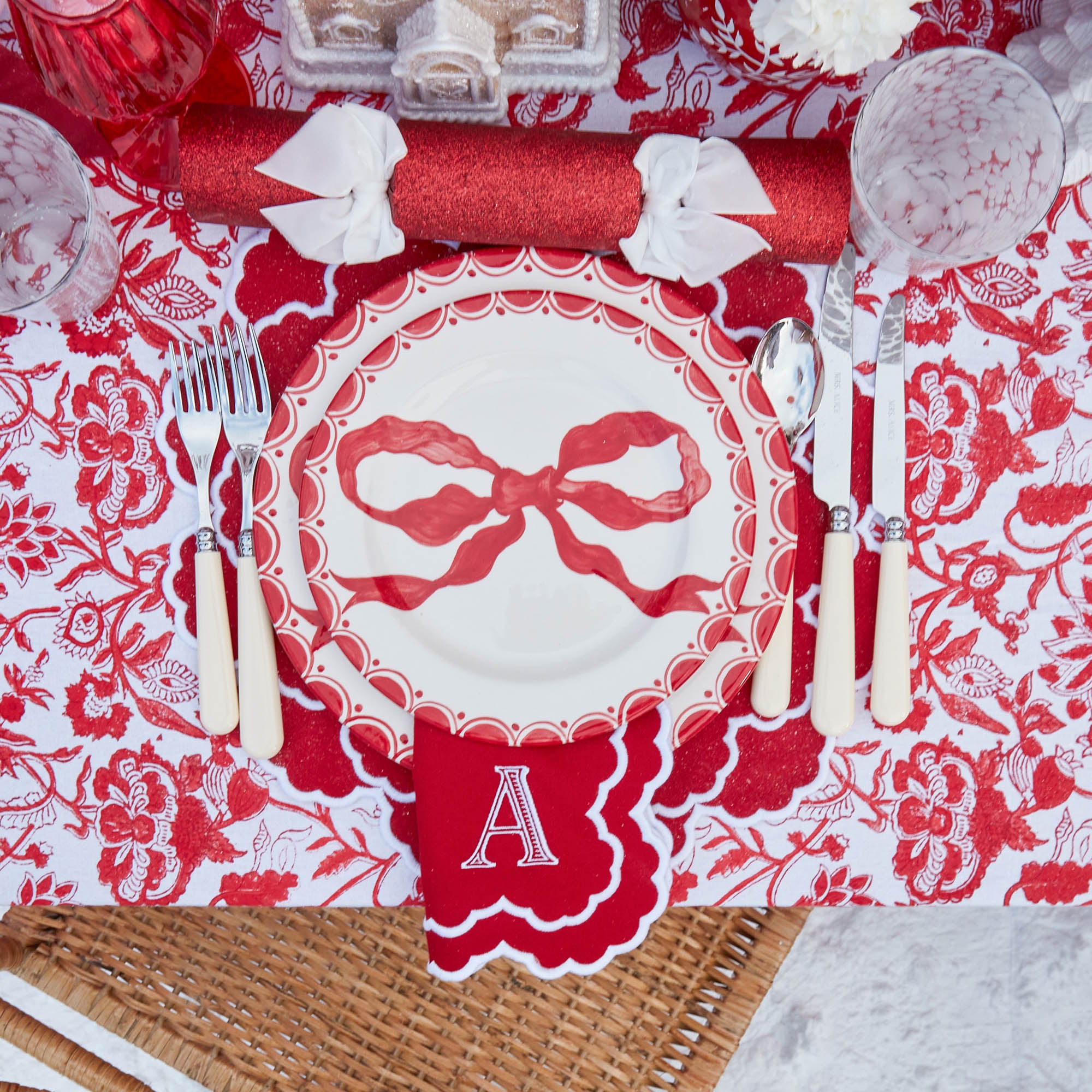 Marilyn Red Bow Starter Plate