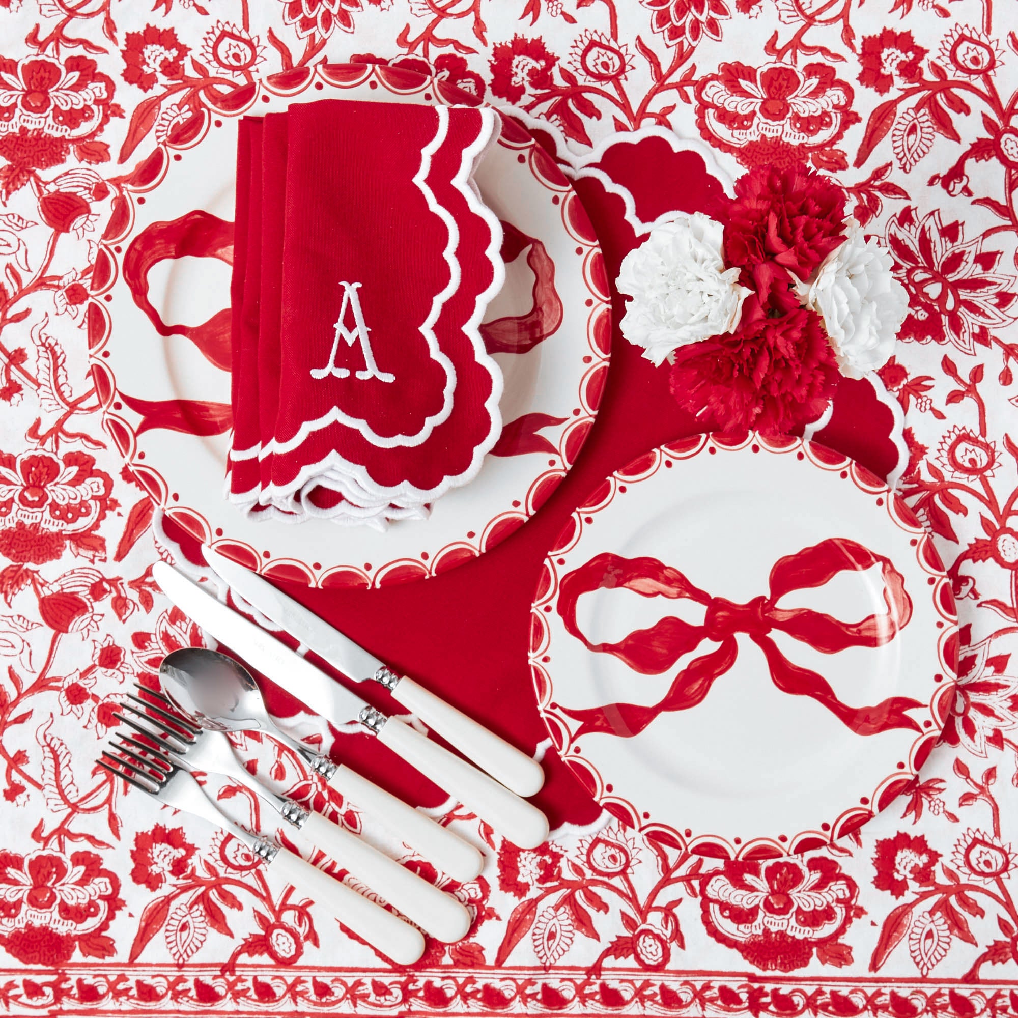 Marilyn Red Bow Starter Plate