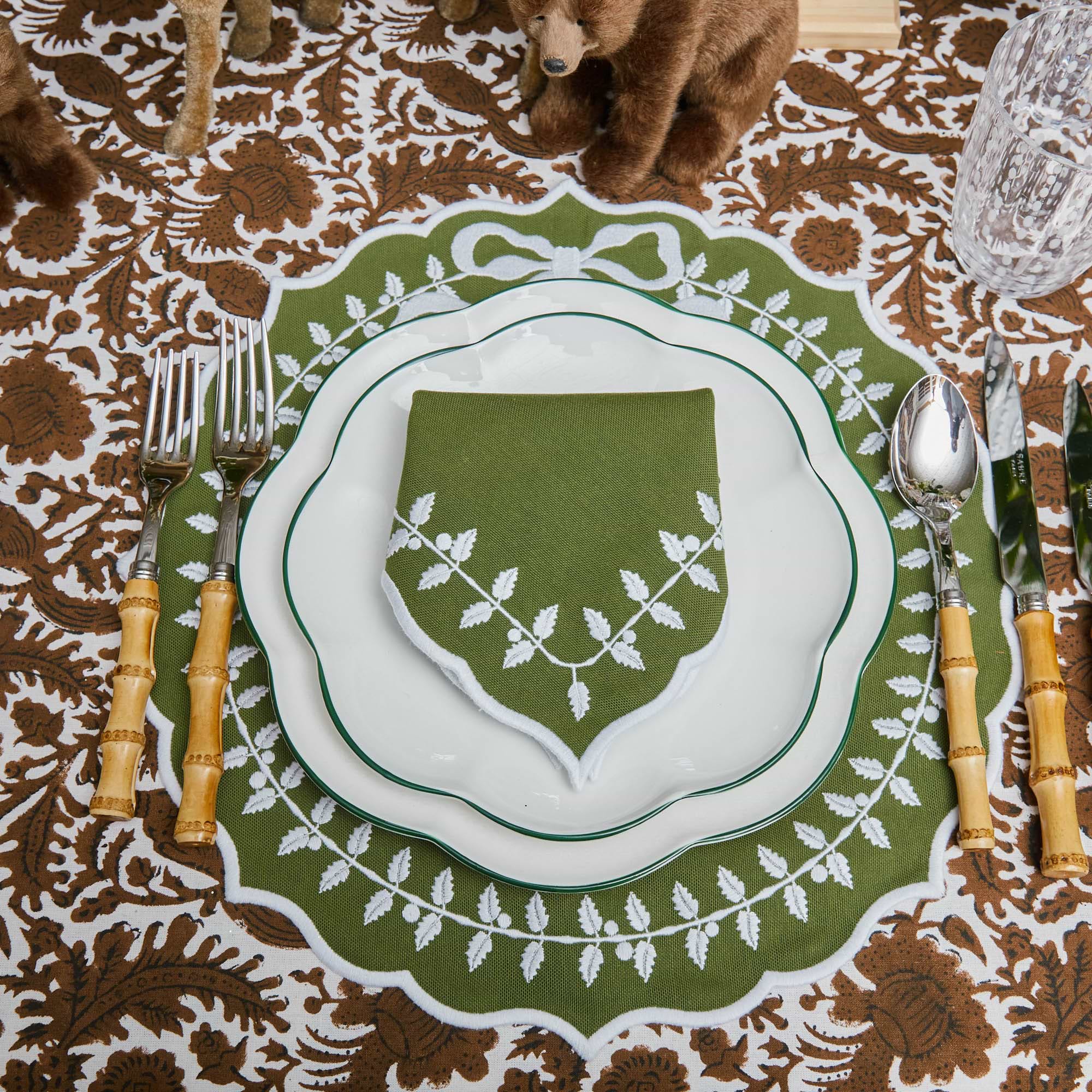 Green Bow Laurel Placemats & Napkins (Set of 4)