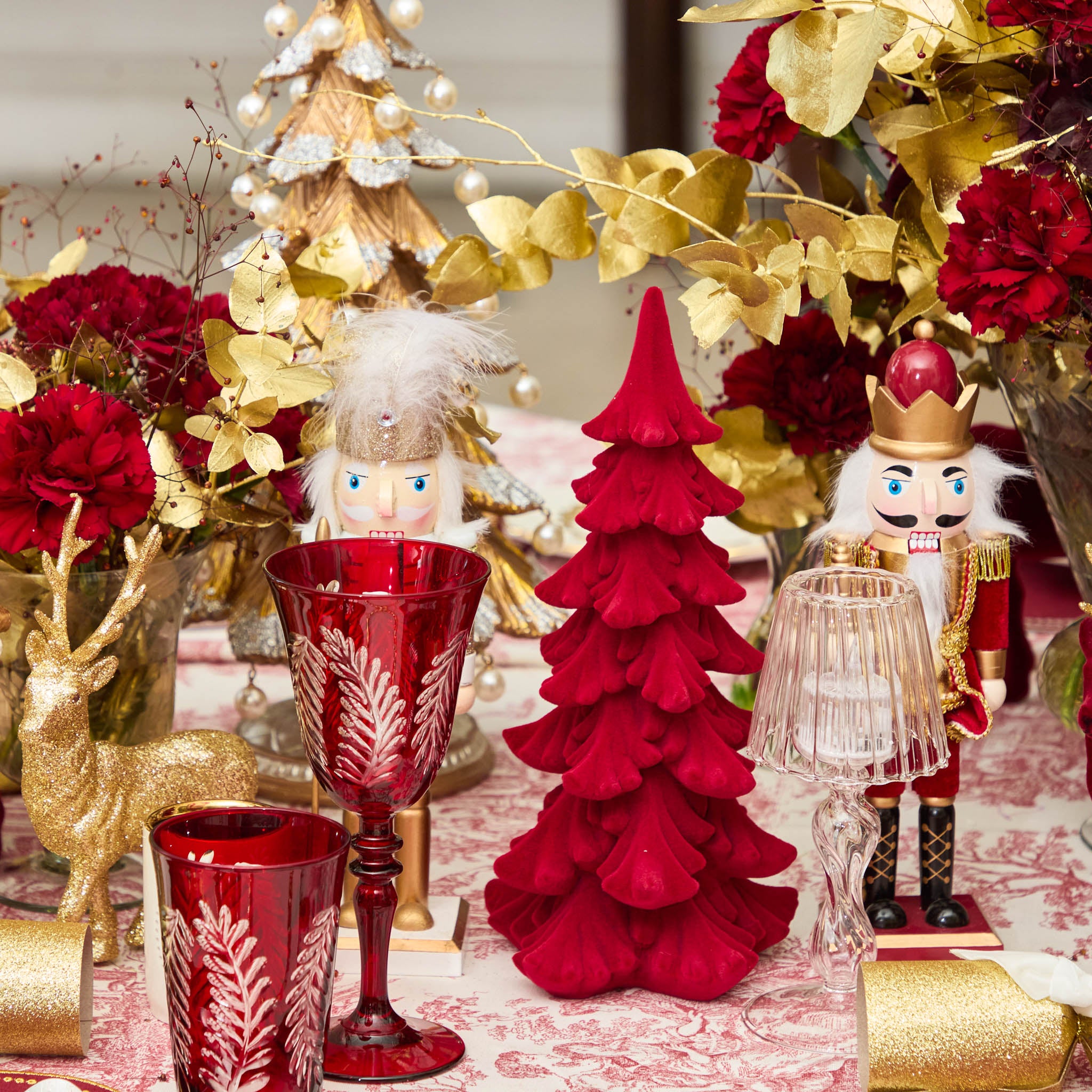 Brigitte Red Garland Engraved Glassware (Set of 8)