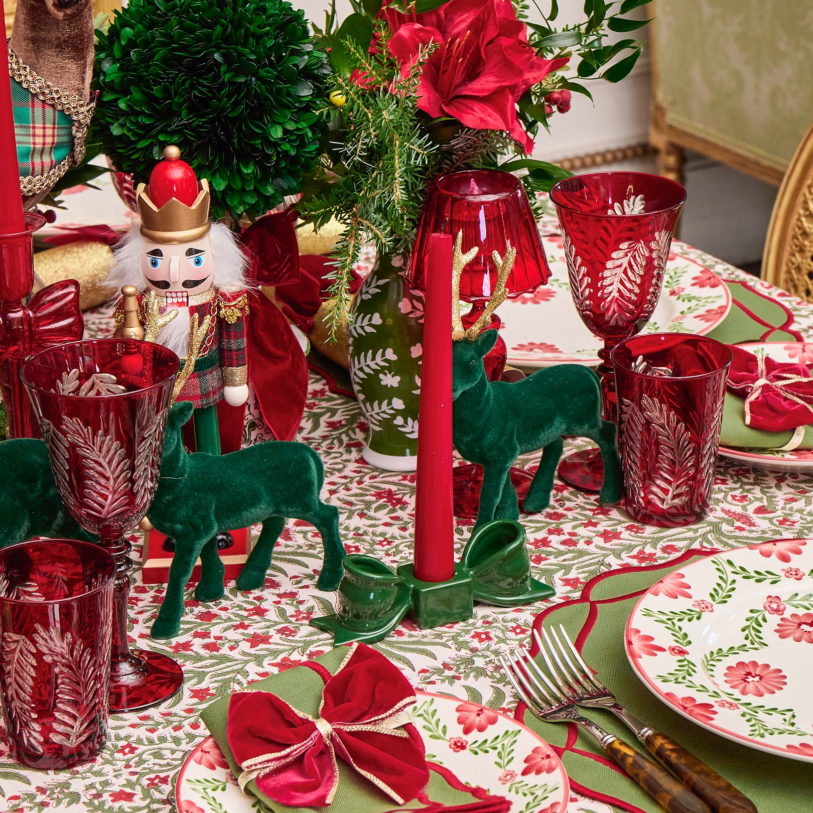 その他 british table and ornamental glass 1956 Brigitte Red Garland Engraved Water Glass (Set of 4)