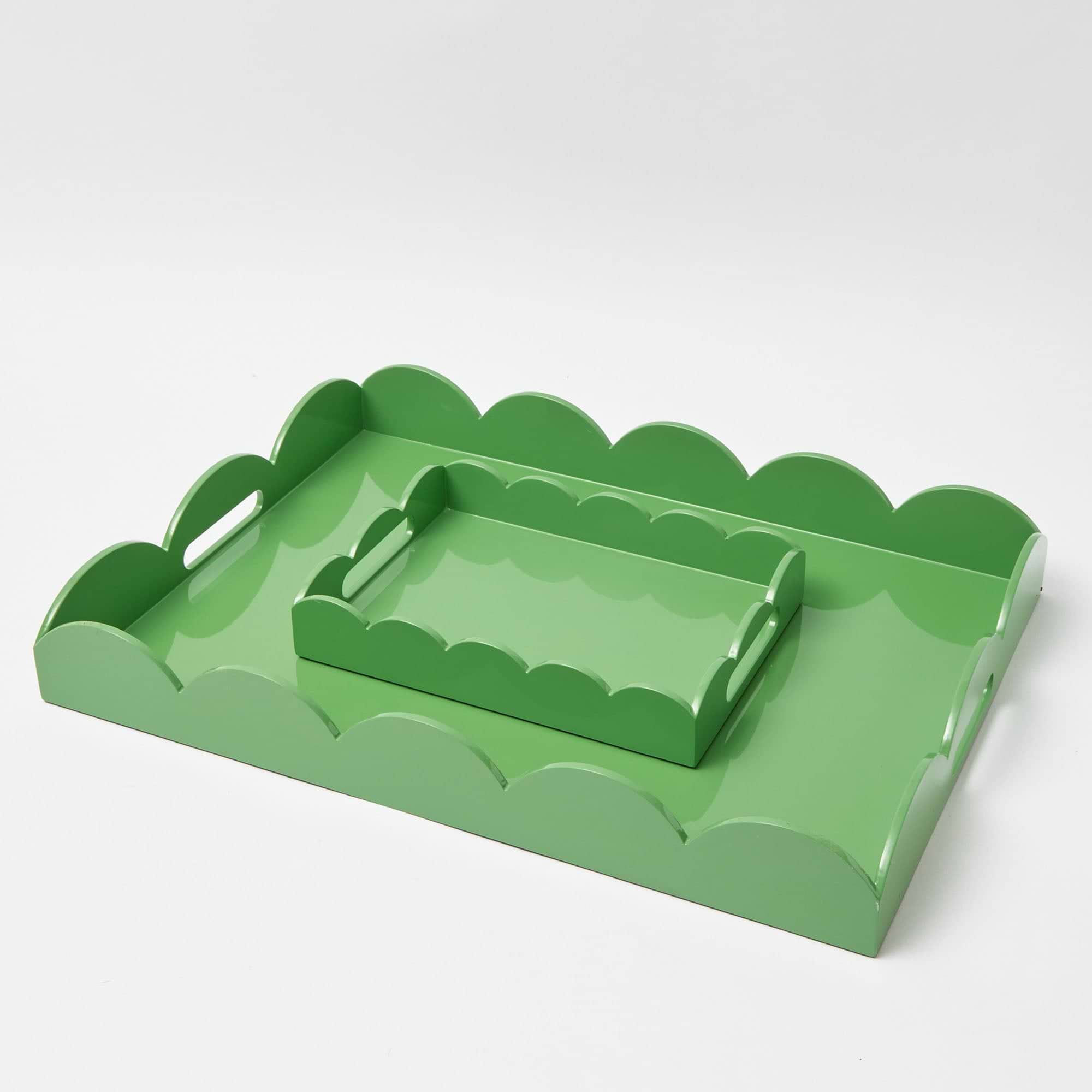 Green Small Scalloped Lacquer Tray