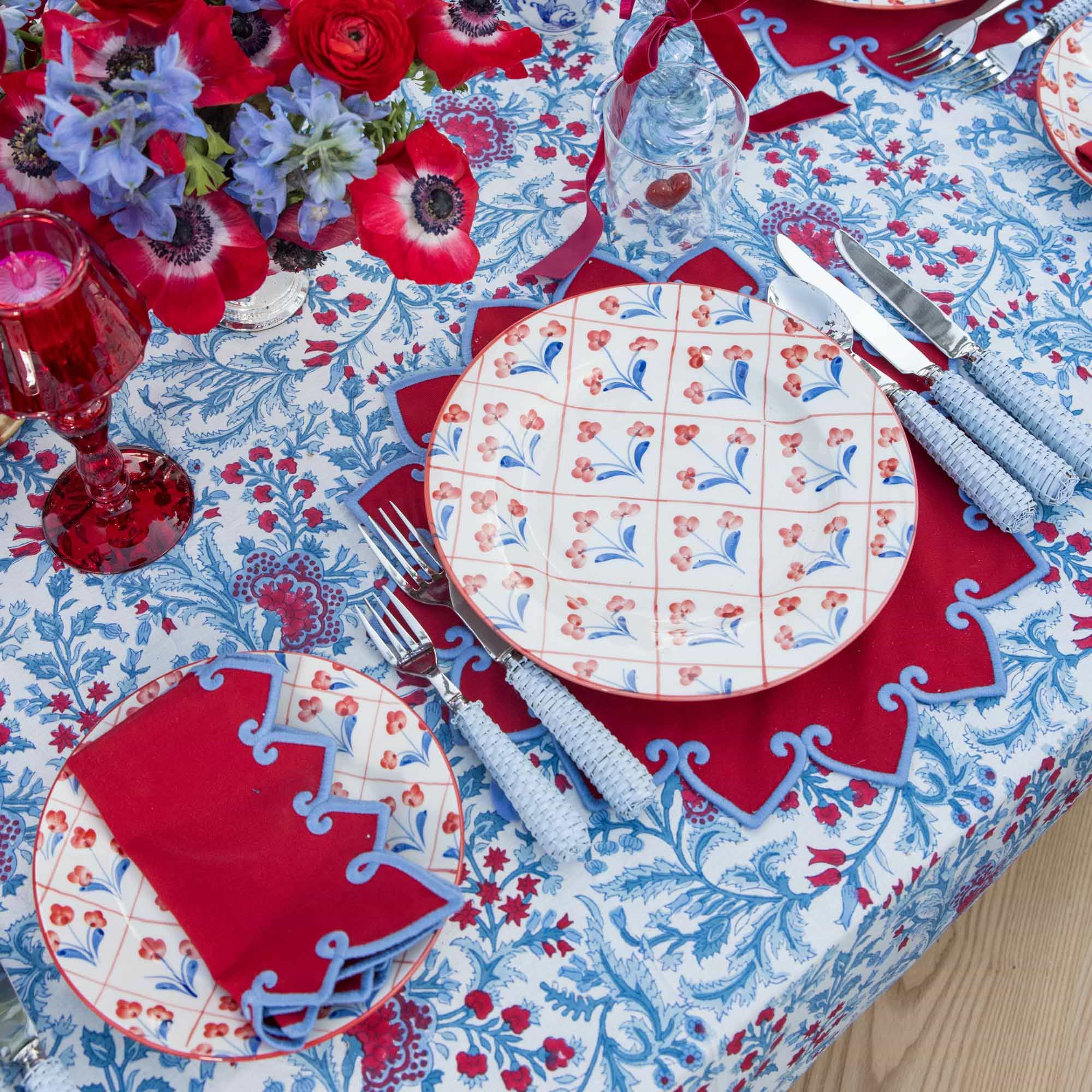 Blue & Red Floral Trellis Dinner & Starter Plates (Set of 8)