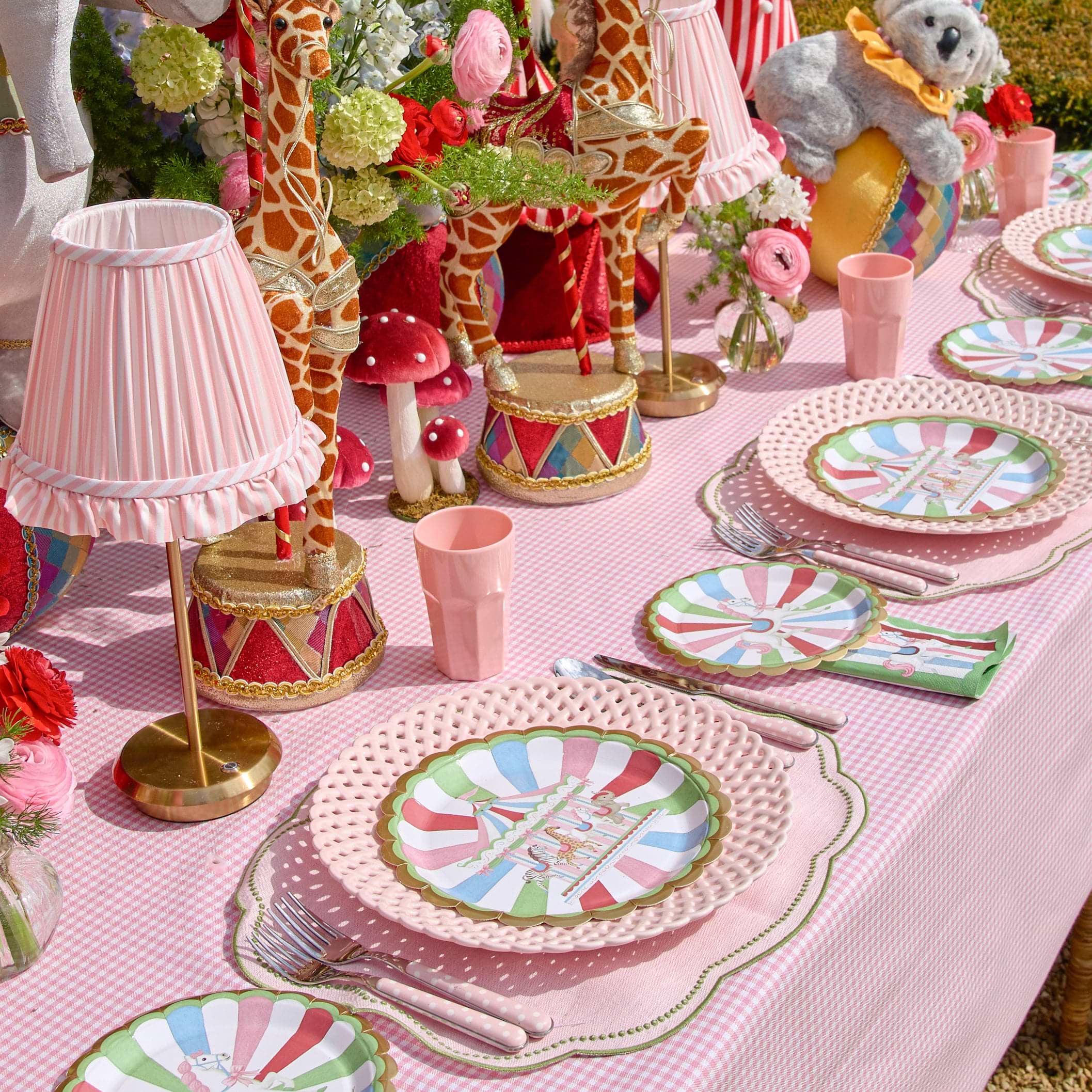 Carousel Dinner Paper Plates (Set of 8)