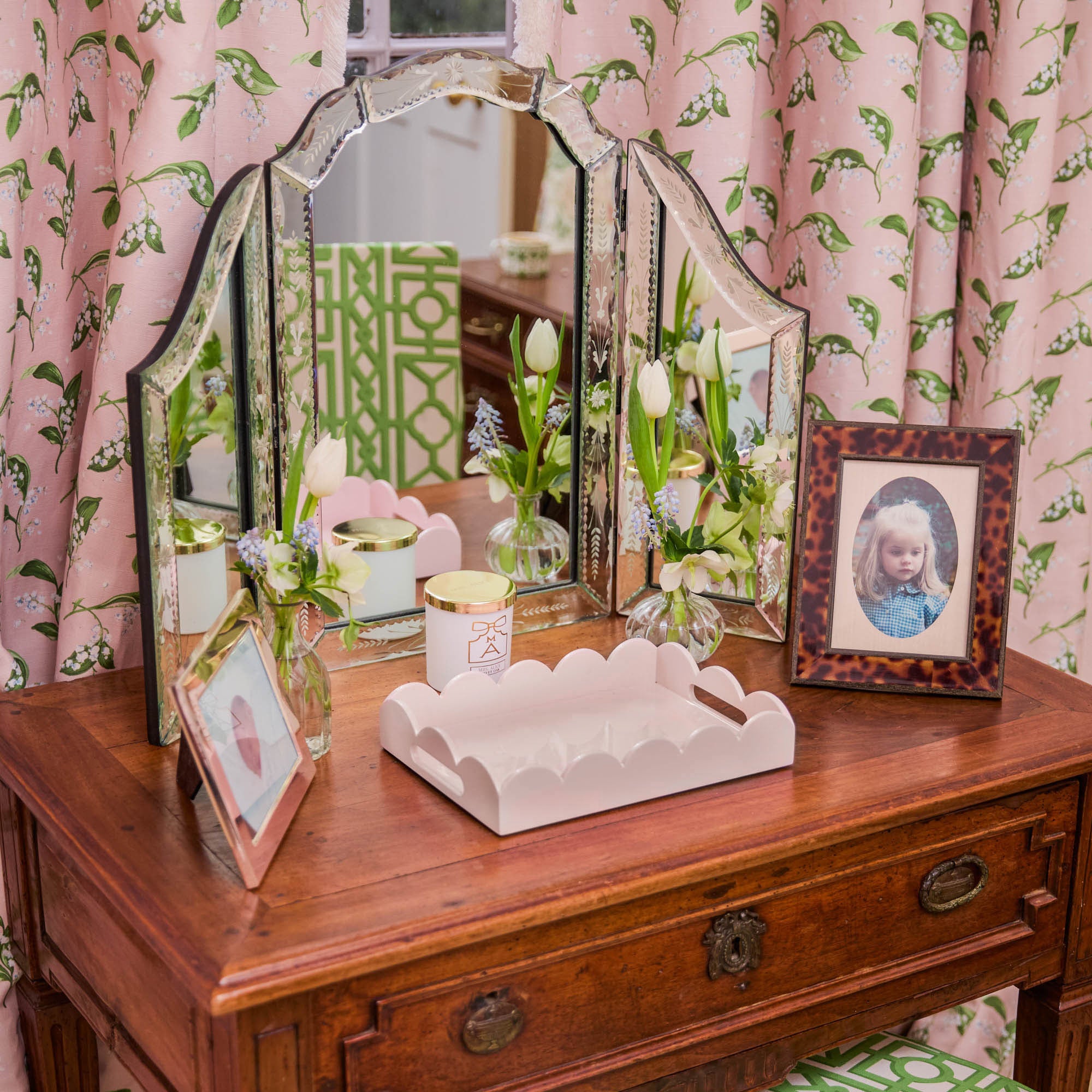 Soft Pink Lacquer Tray Set