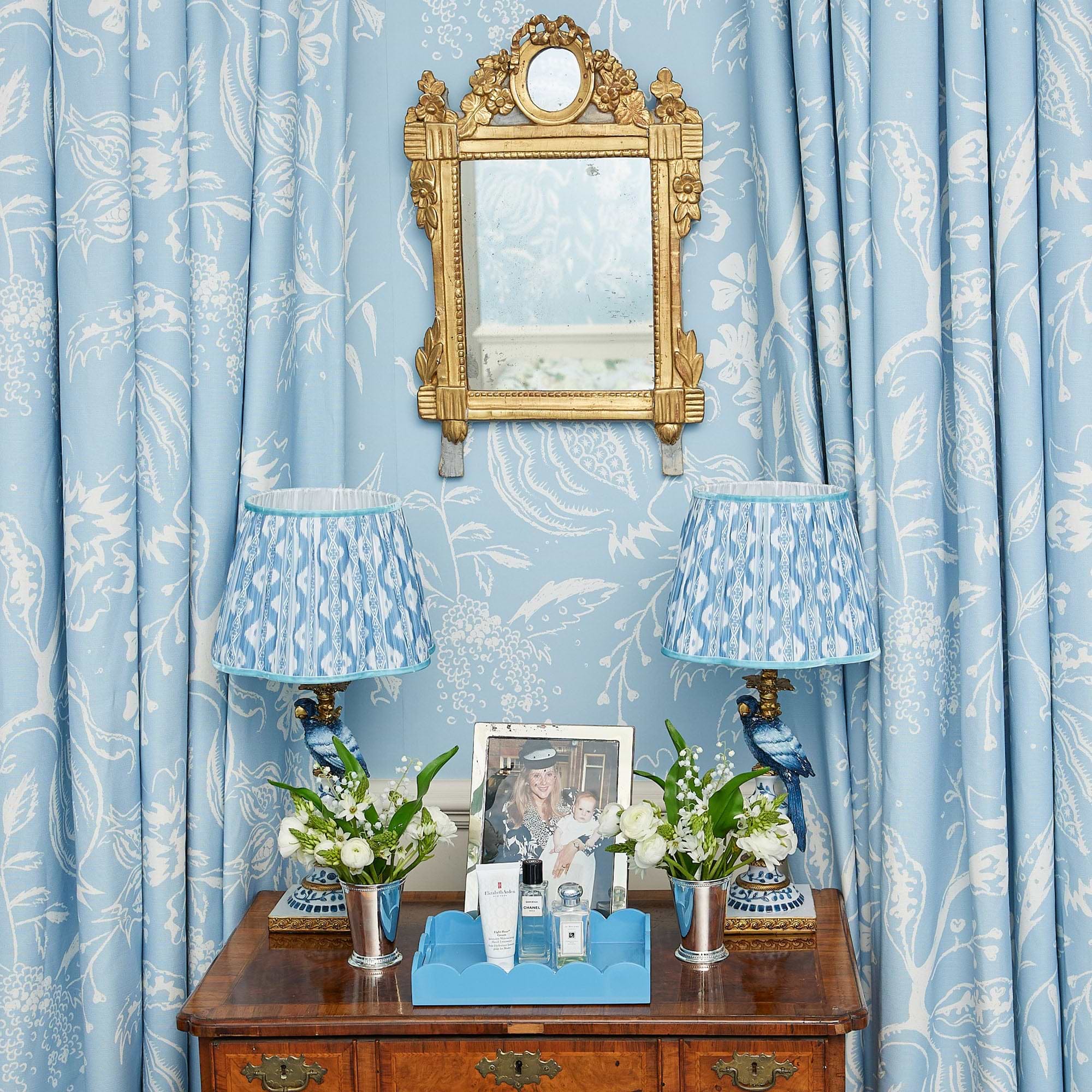 Blue Small Scalloped Lacquer Tray