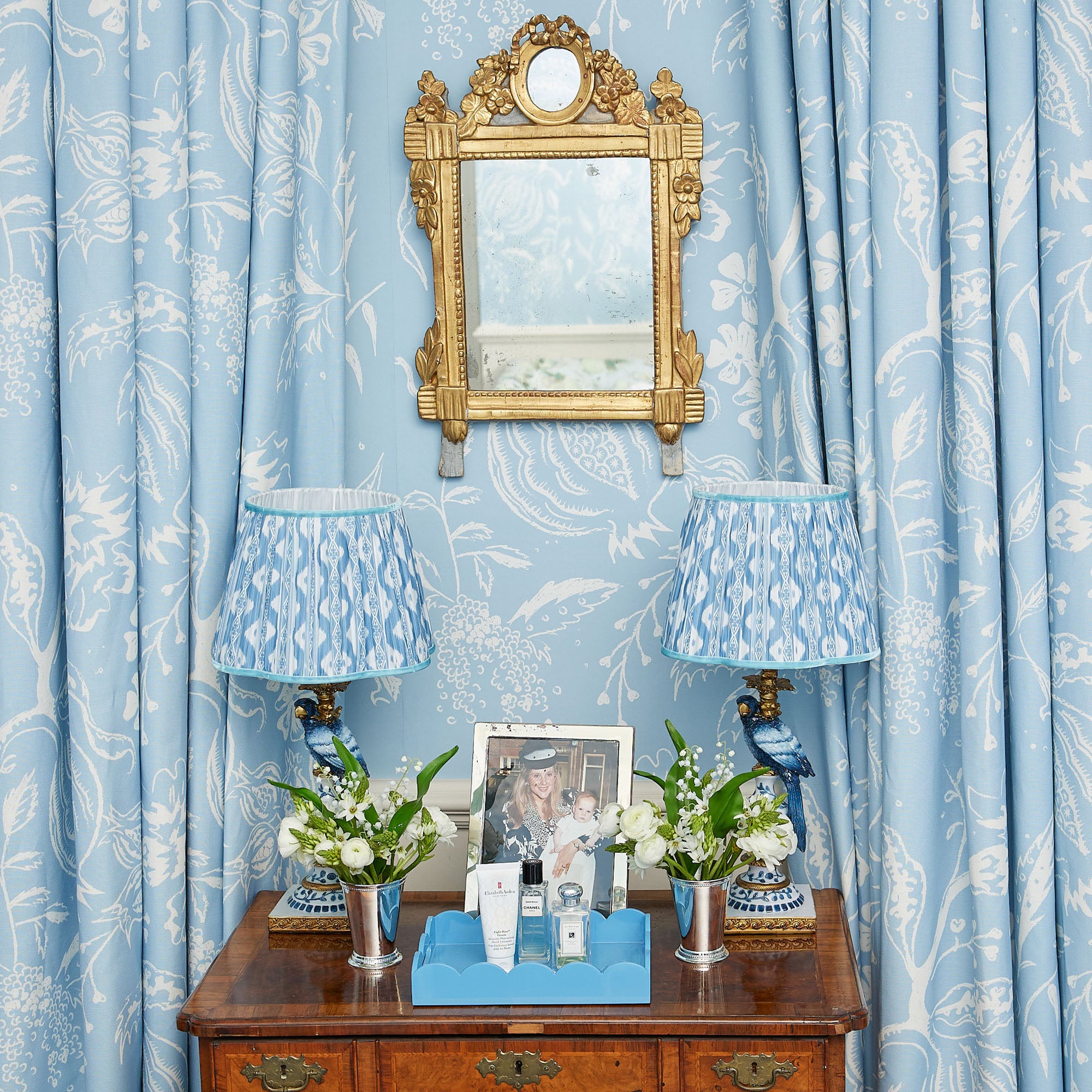 Blue Small Scalloped Lacquer Tray