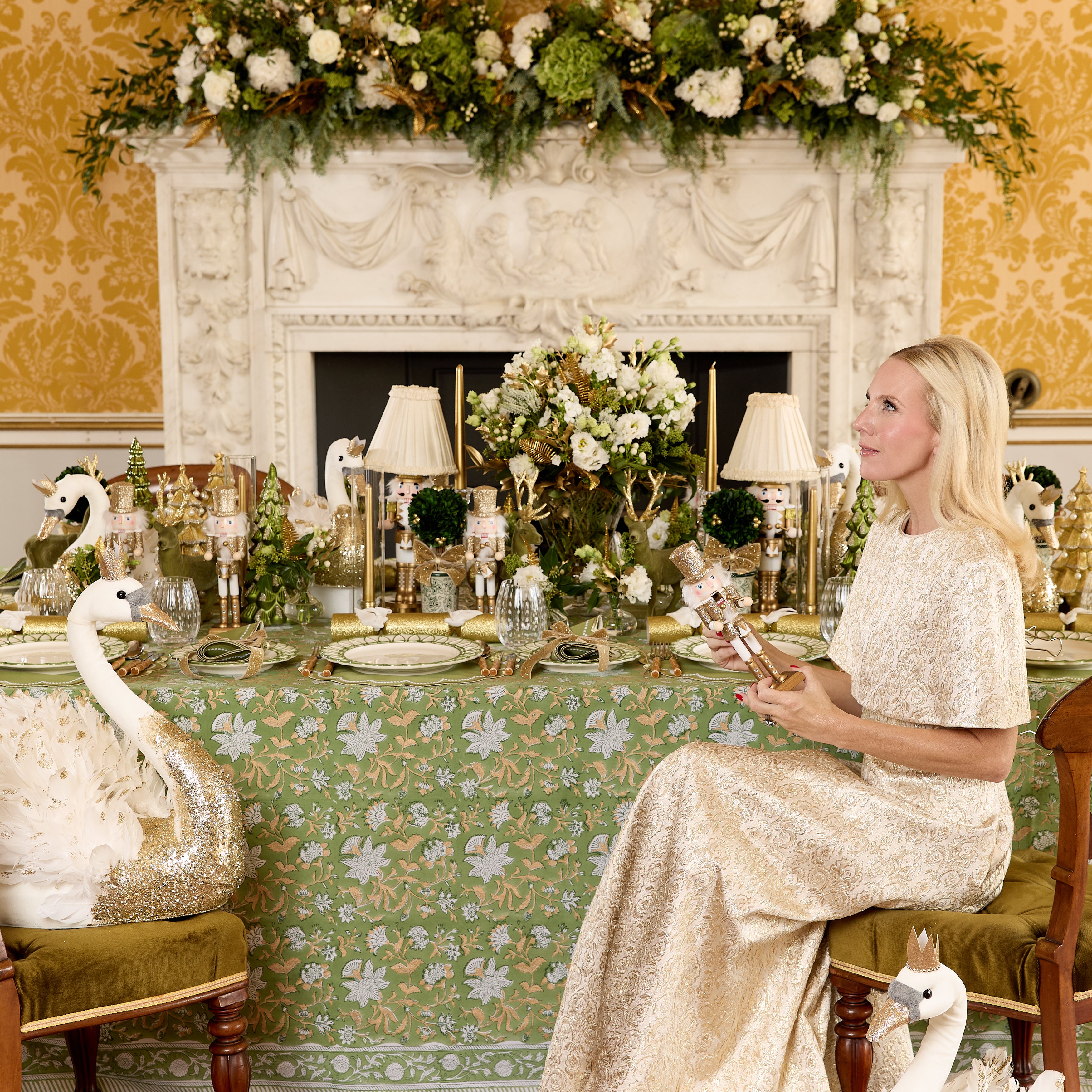 Gold Glitter Nutcrackers (Pair)