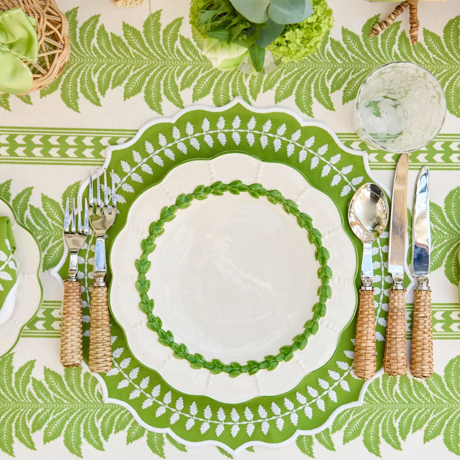 Green Laurel Dinner Plates (Set of 4)