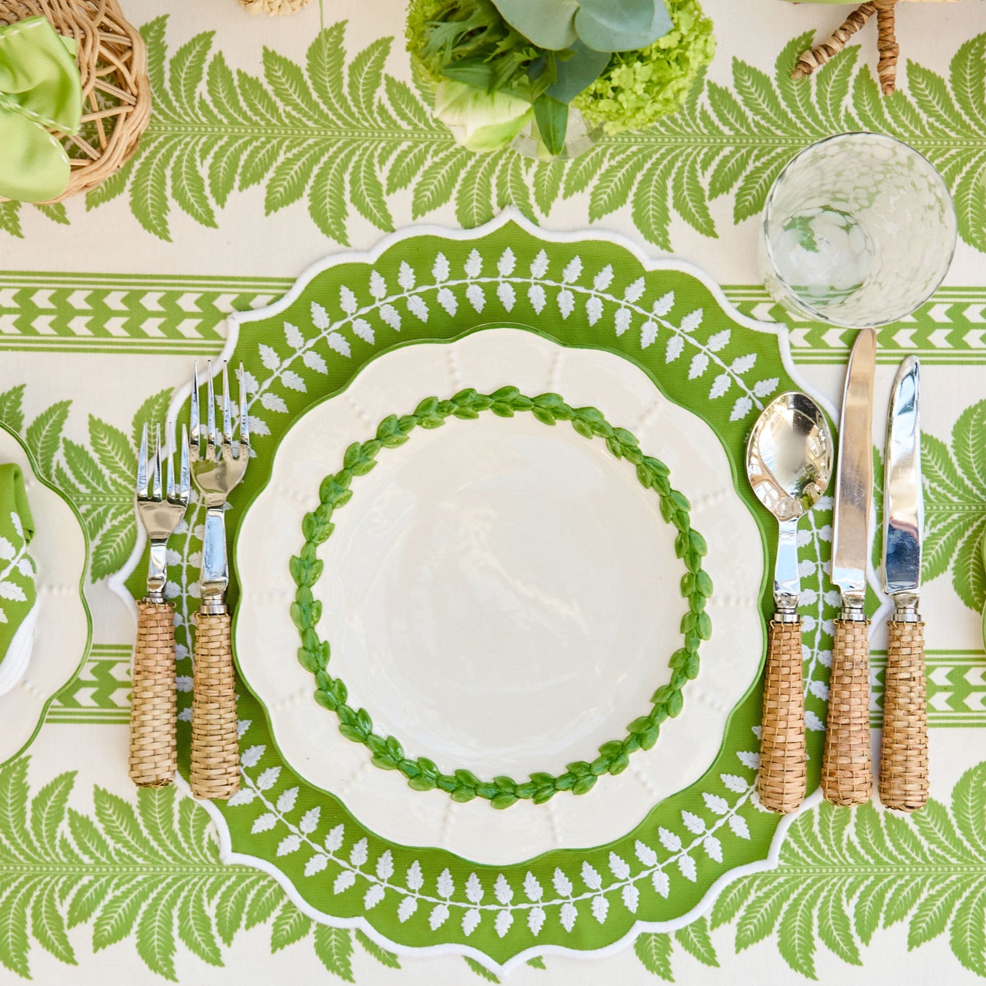 Green Laurel Dinner Plates (Set of 4)
