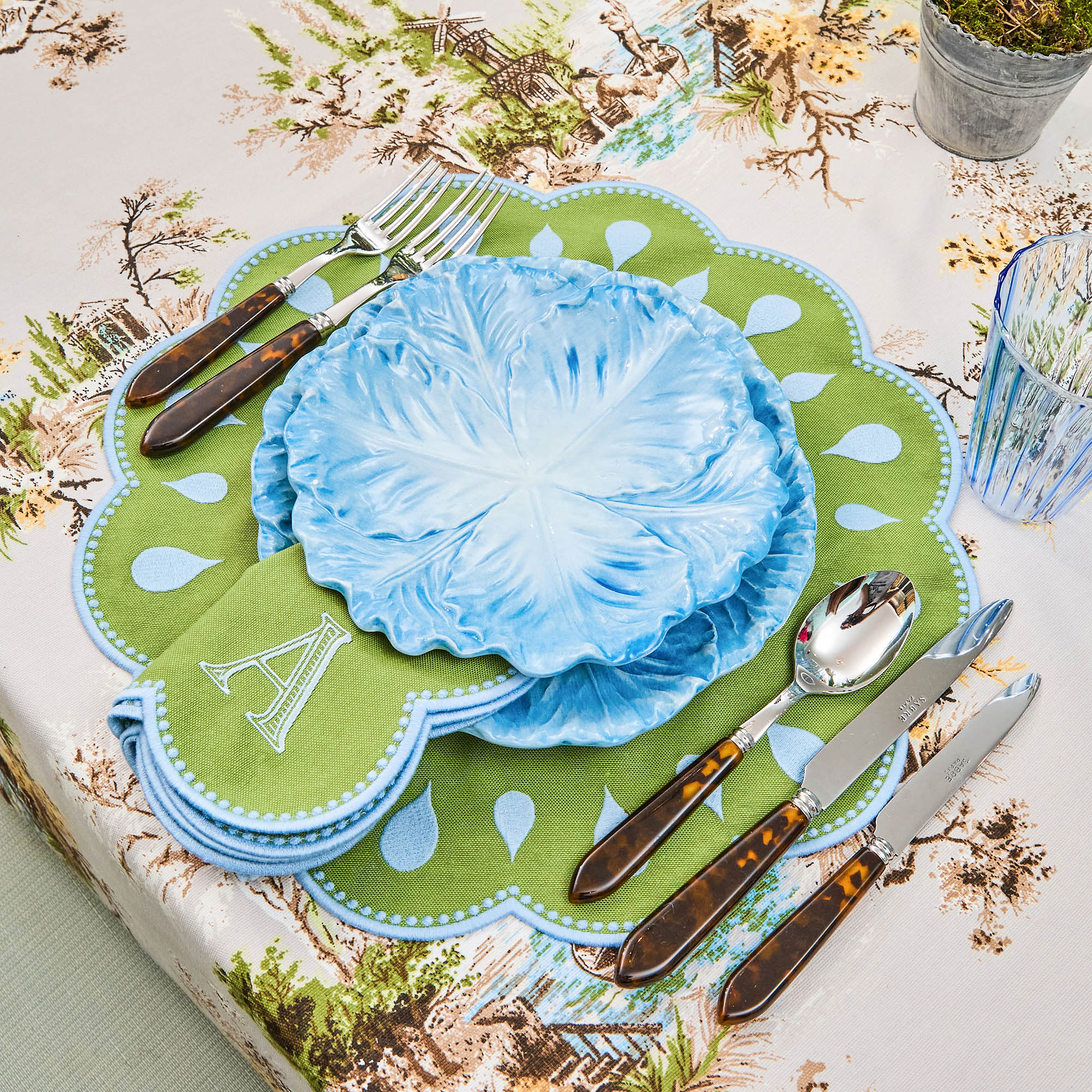Blue Serena Cabbage Starter Plate