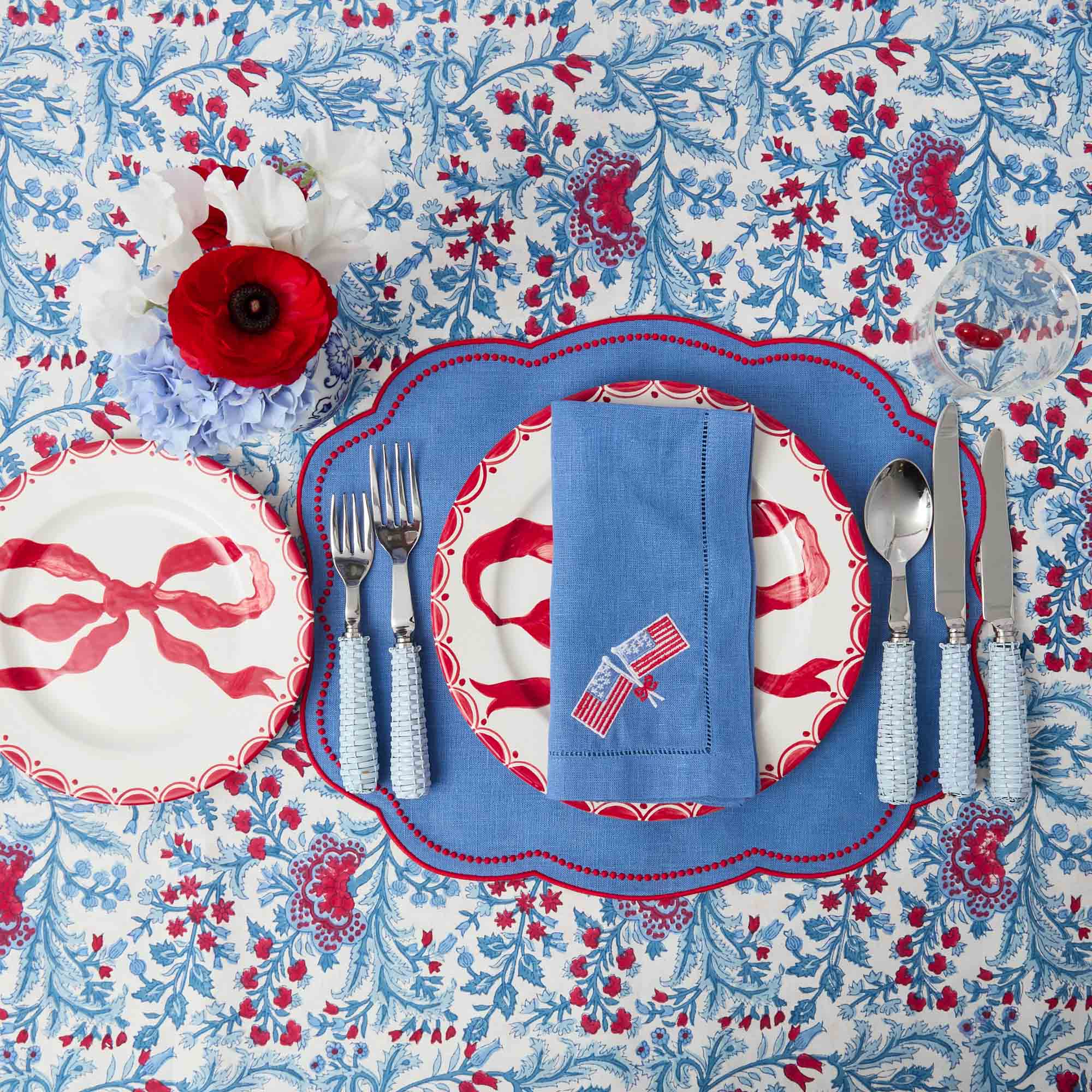 Marilyn Red Bow Starter Plate