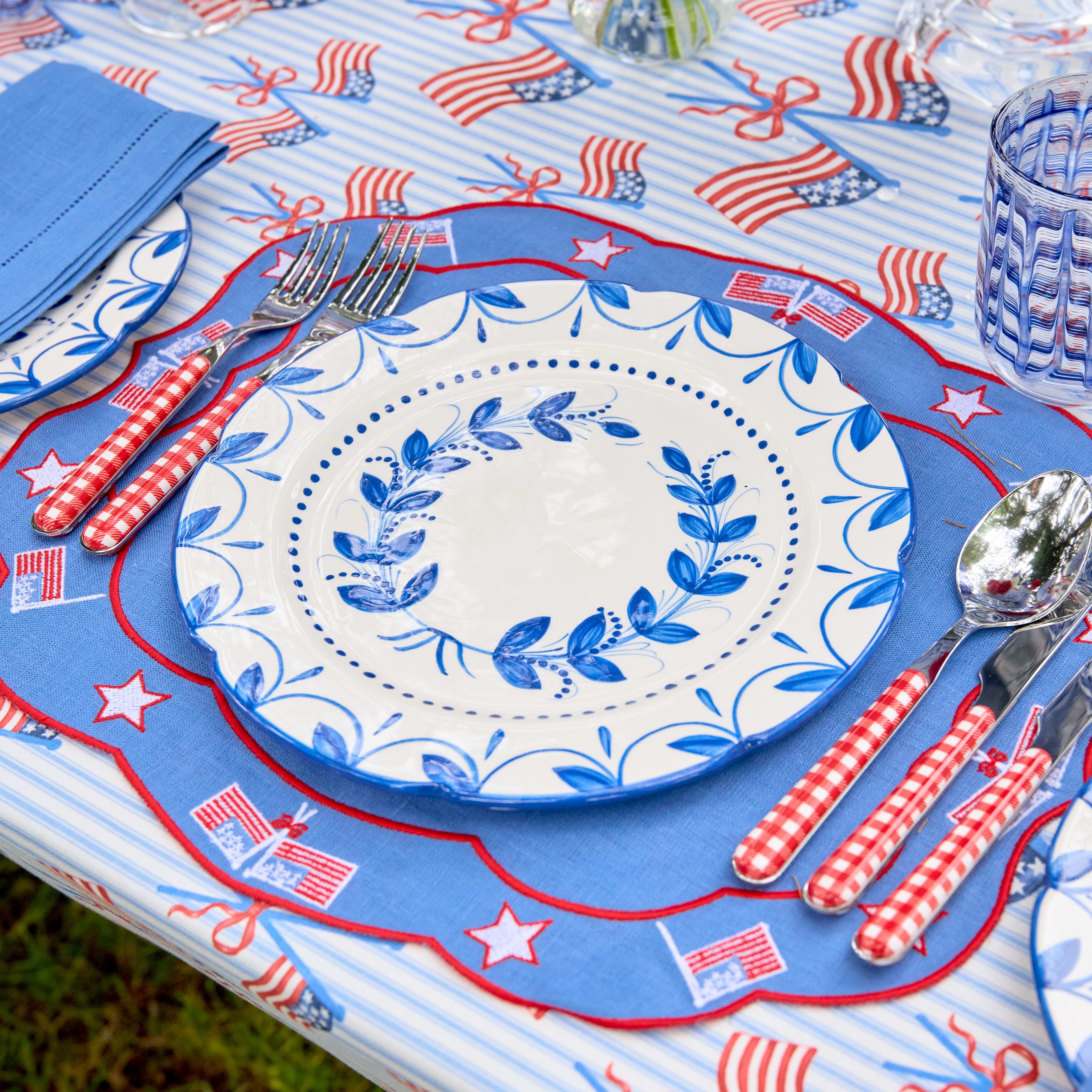 Elizabeth Blue Garland Starter Plate