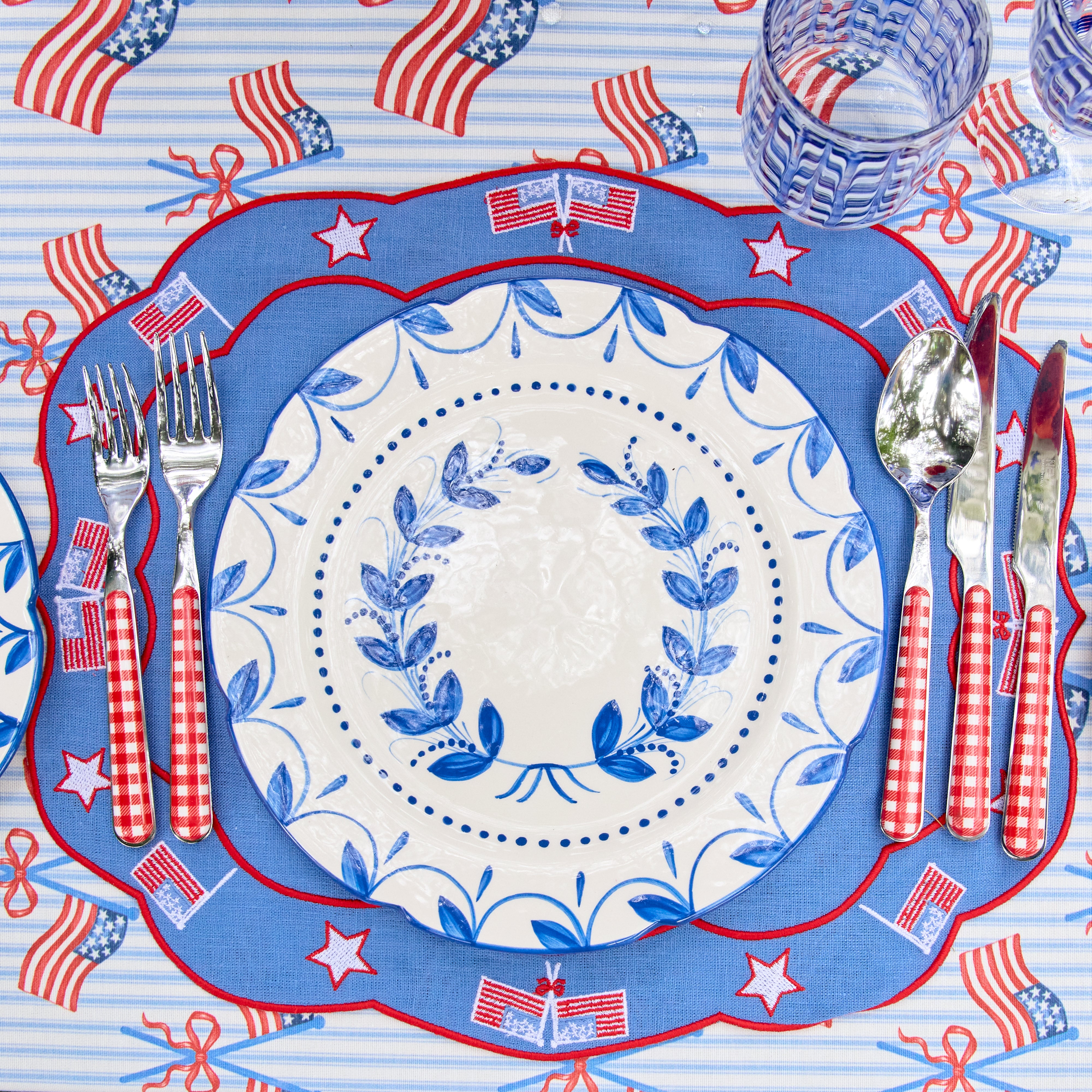 Elizabeth Blue Garland Dinner Plates (Set of 4)
