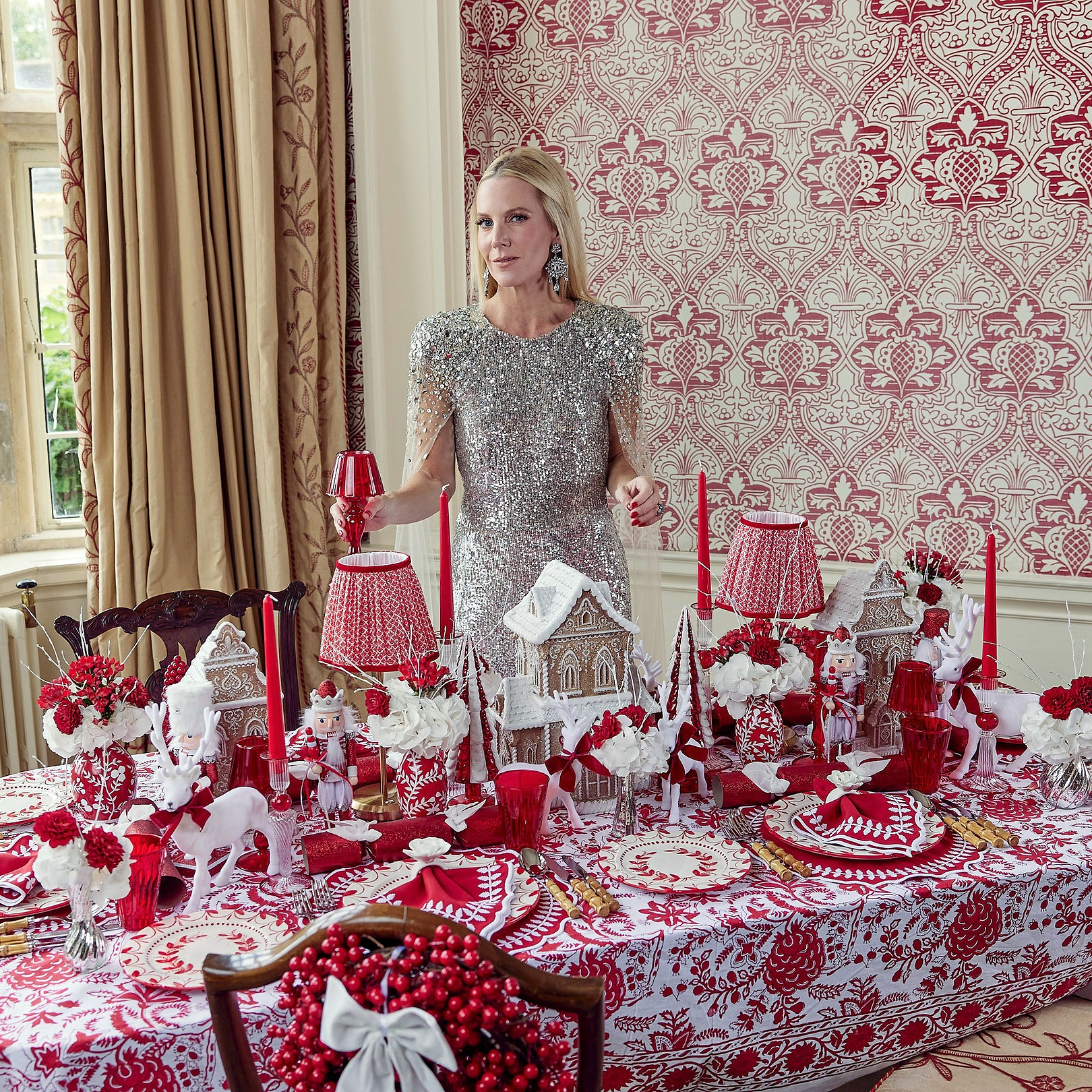 Elizabeth Red Garland Starter Plates (Set of 4)