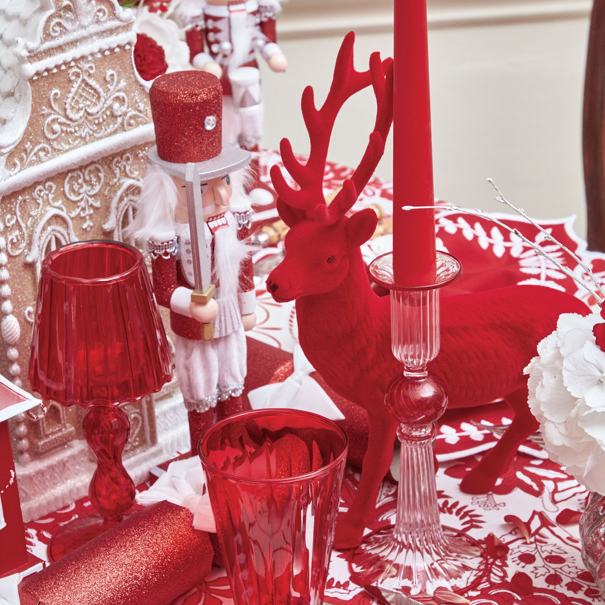 Enhance your surroundings with the intense charm of our Set of 8 Red Candles, a reflection of vibrant beauty and passion.